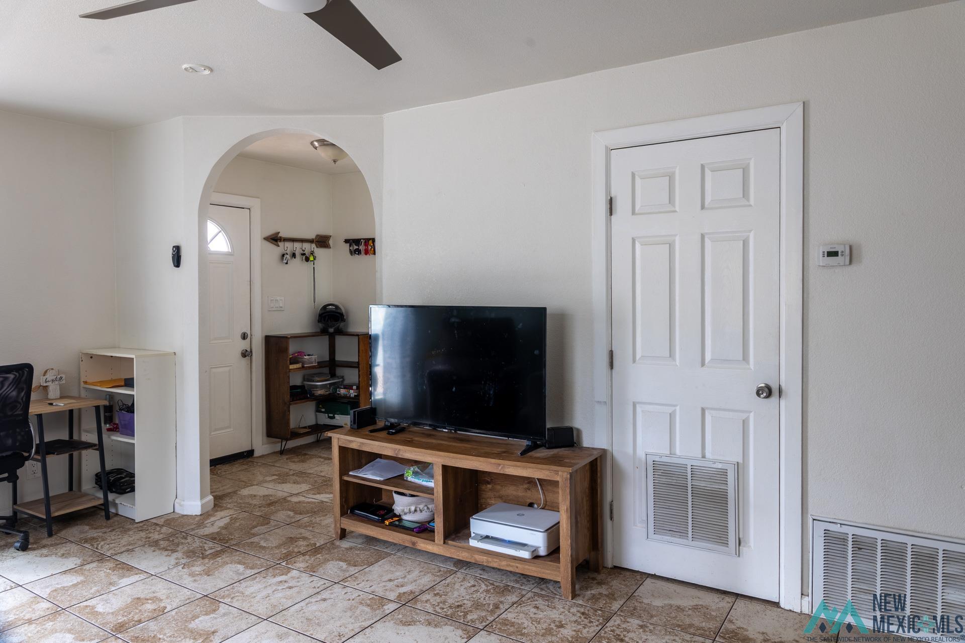 301 Hermosa Drive, Roswell, Texas image 7