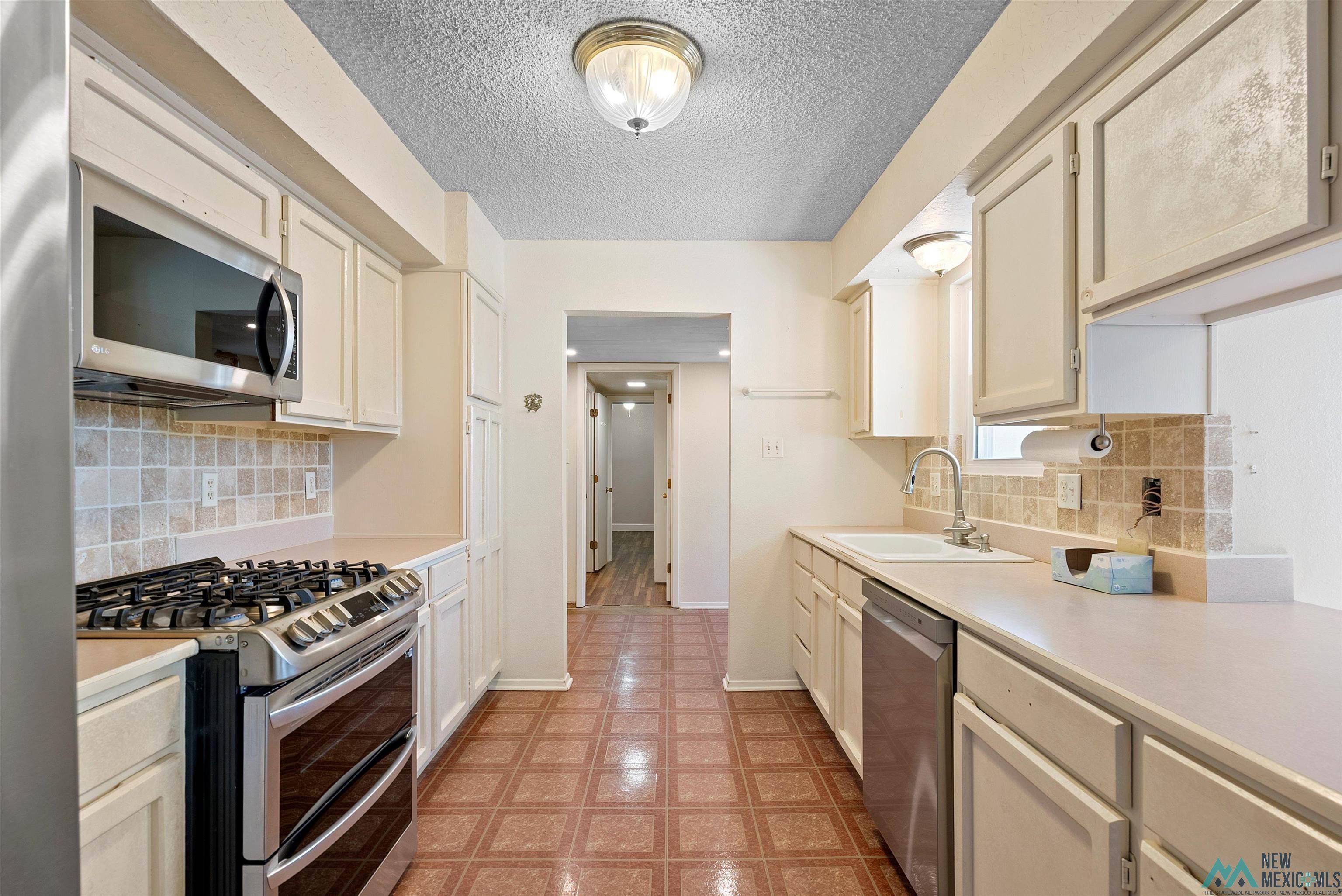 1710 Live Oak Place, Carlsbad, Texas image 10