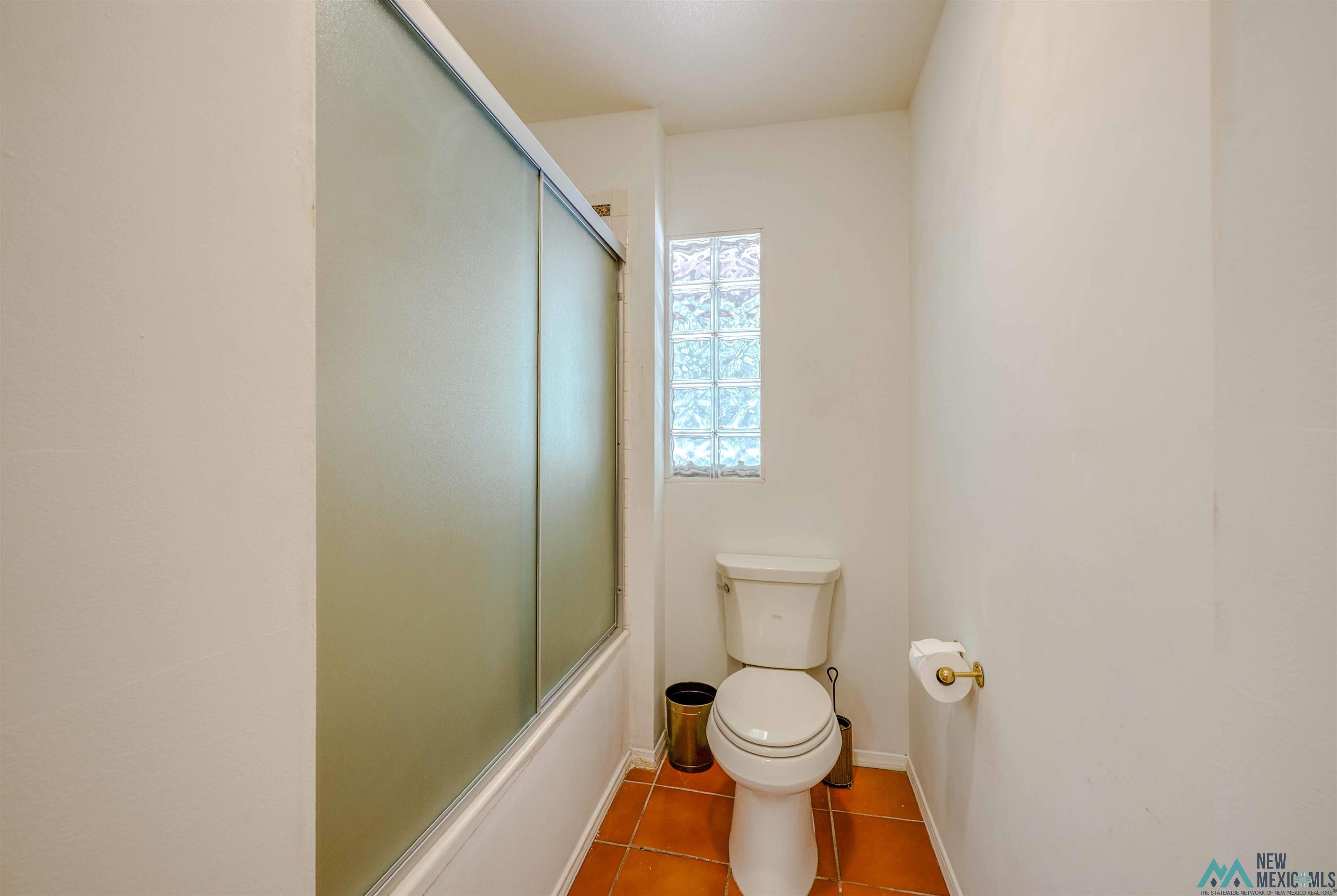 Roswell, New Mexico 88201, United States, 5 Bedrooms Bedrooms, ,4 BathroomsBathrooms,Residential,Active,223071