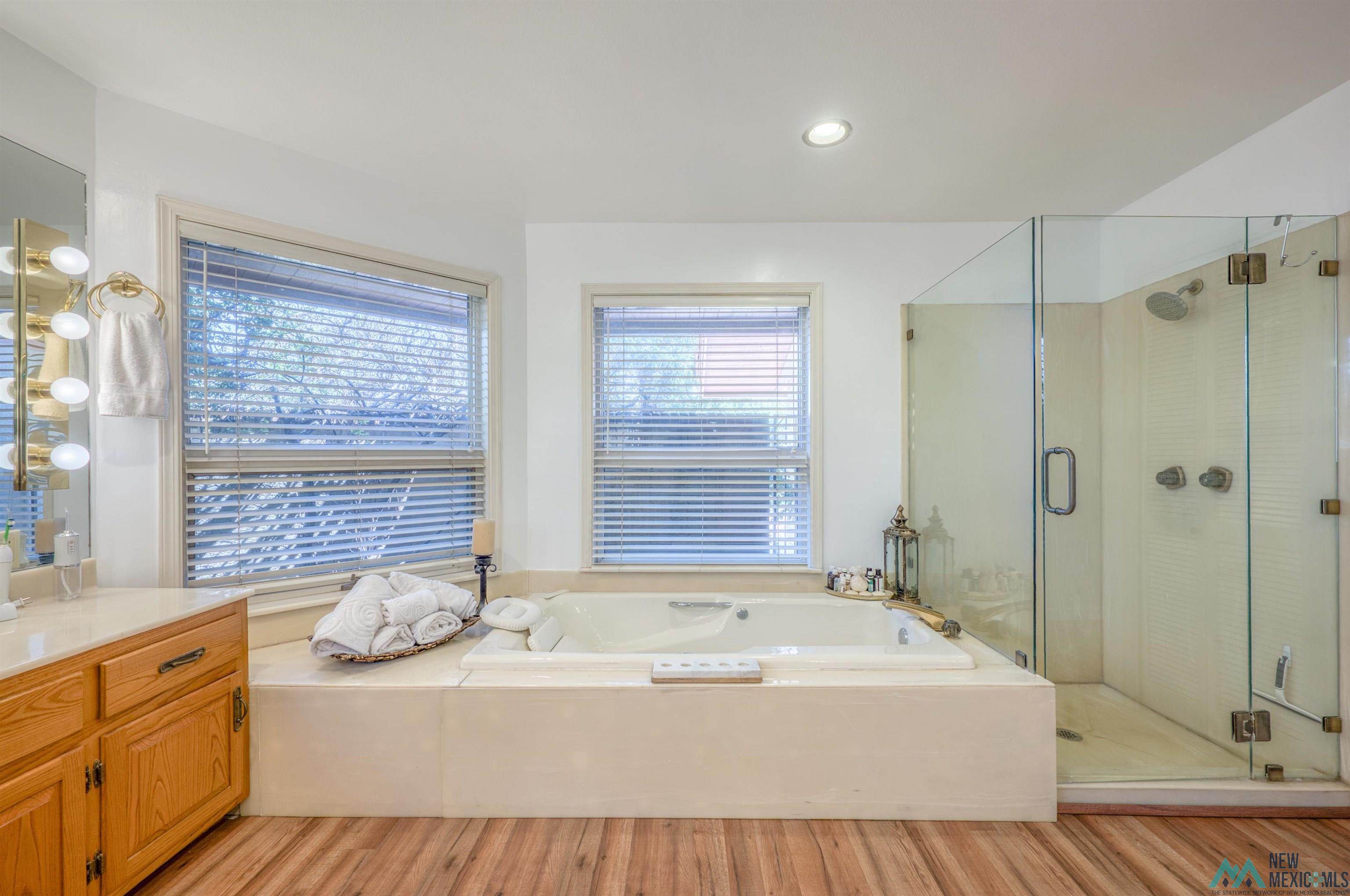 Roswell, New Mexico 88201, United States, 5 Bedrooms Bedrooms, ,4 BathroomsBathrooms,Residential,Active,223071