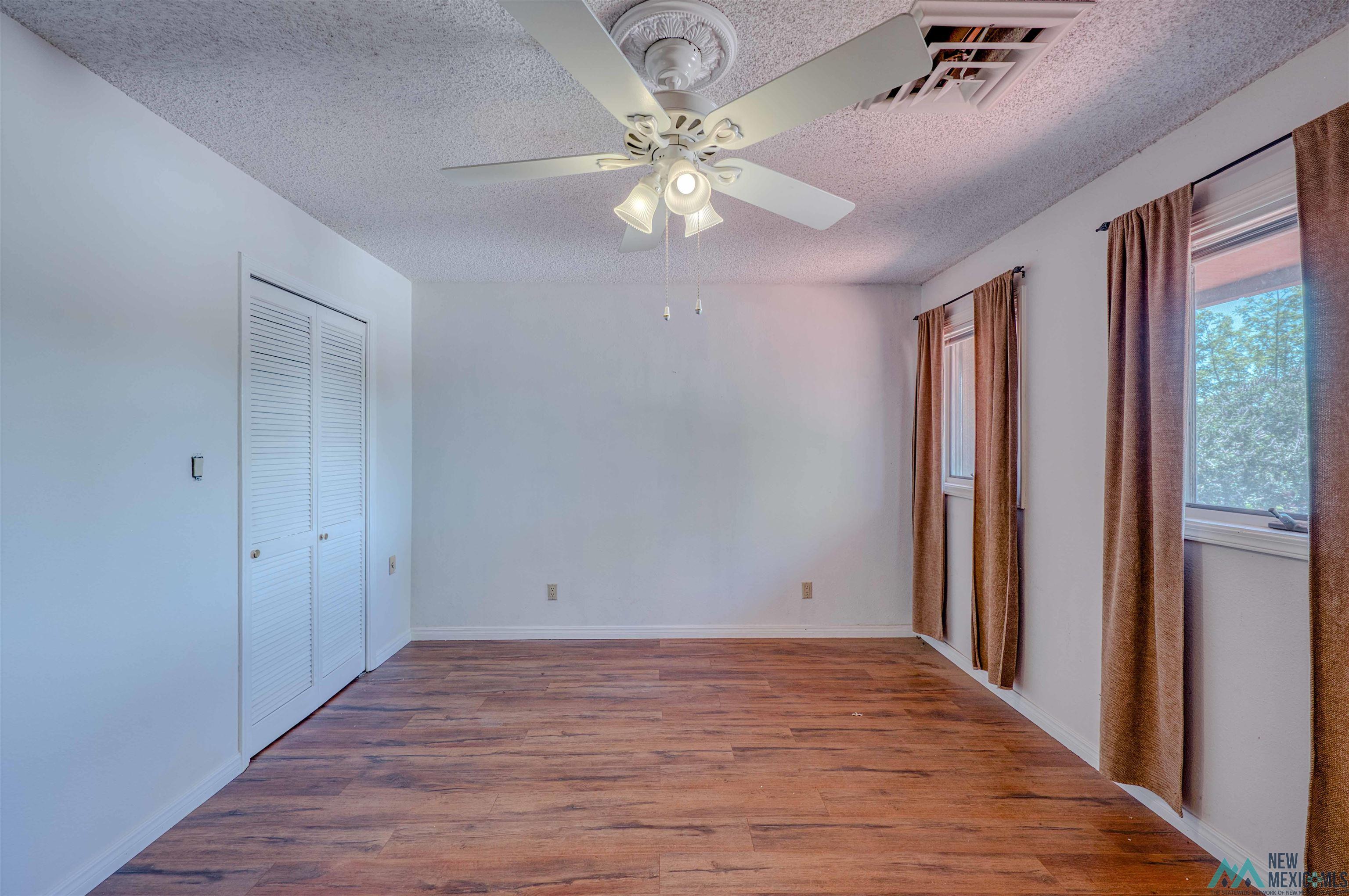 Roswell, New Mexico 88201, United States, 5 Bedrooms Bedrooms, ,4 BathroomsBathrooms,Residential,Active,223071