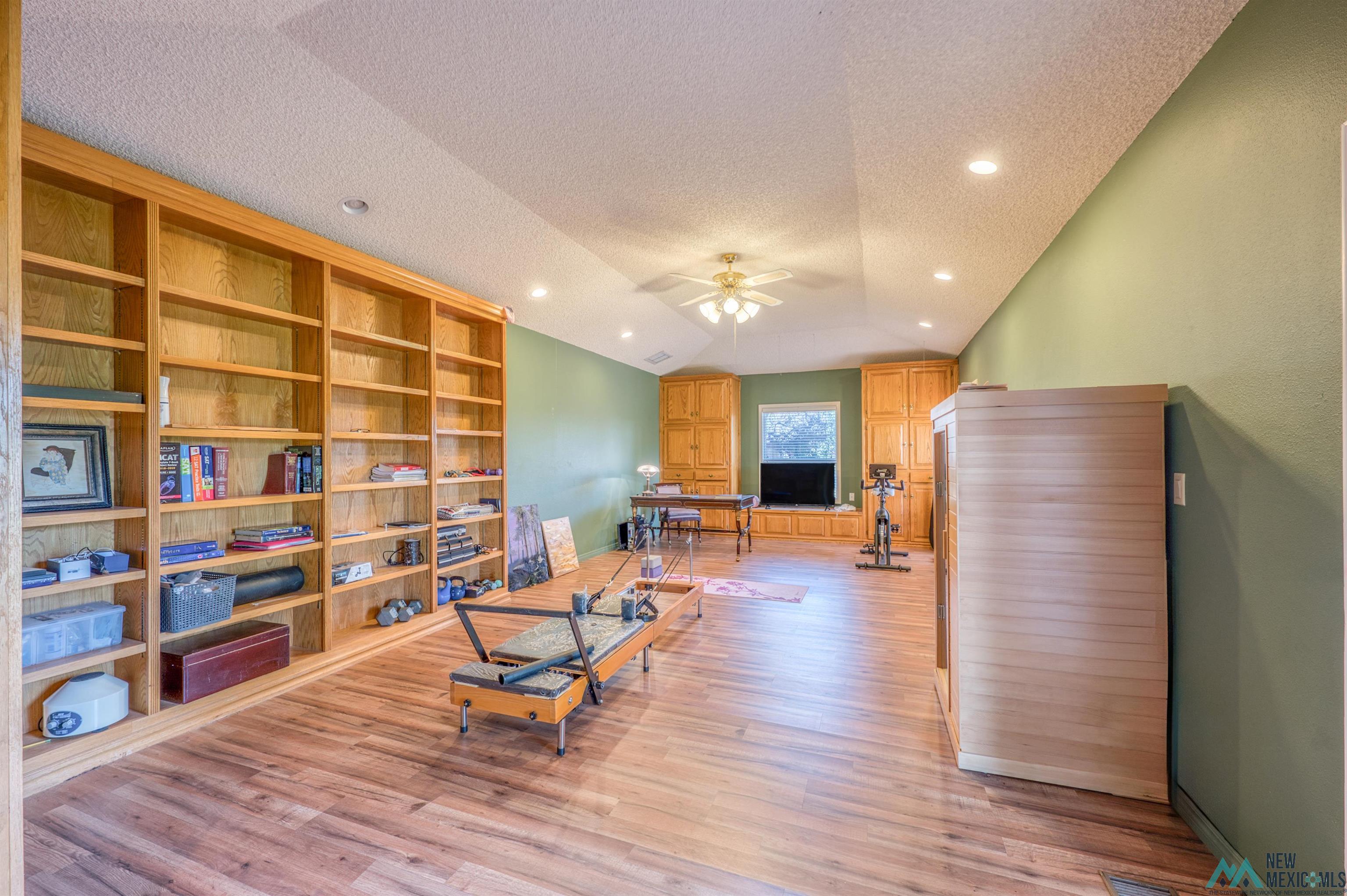 Roswell, New Mexico 88201, United States, 5 Bedrooms Bedrooms, ,4 BathroomsBathrooms,Residential,Active,223071