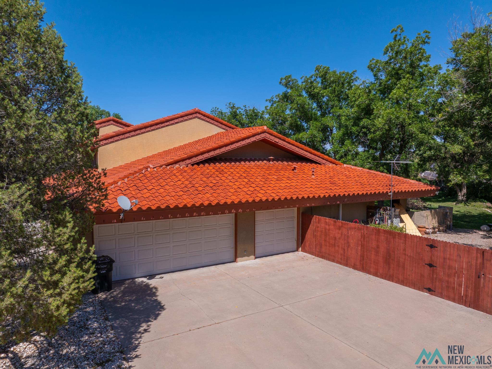 Roswell, New Mexico 88201, United States, 5 Bedrooms Bedrooms, ,4 BathroomsBathrooms,Residential,Active,223071