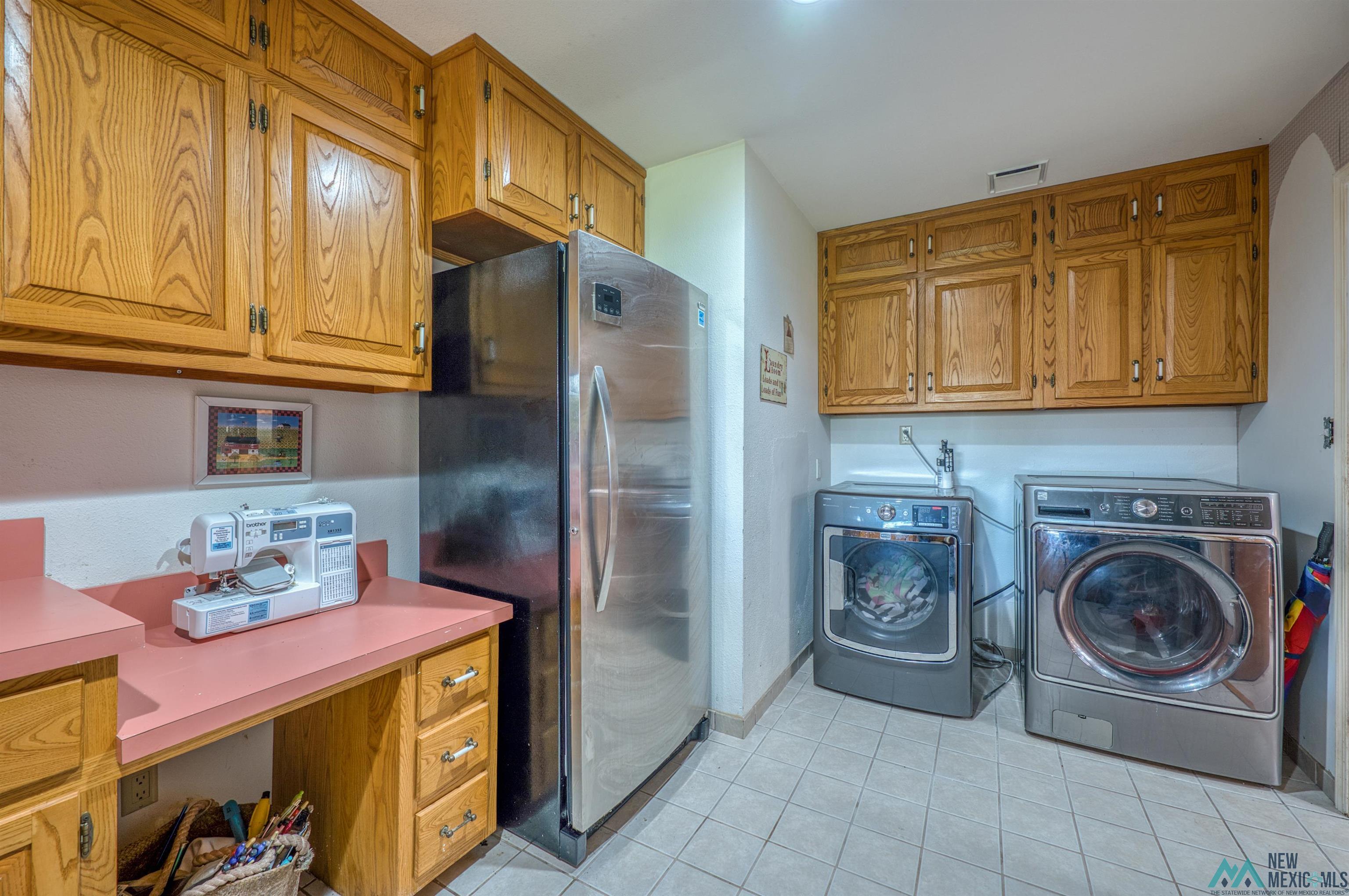 Roswell, New Mexico 88201, United States, 5 Bedrooms Bedrooms, ,4 BathroomsBathrooms,Residential,Active,223071