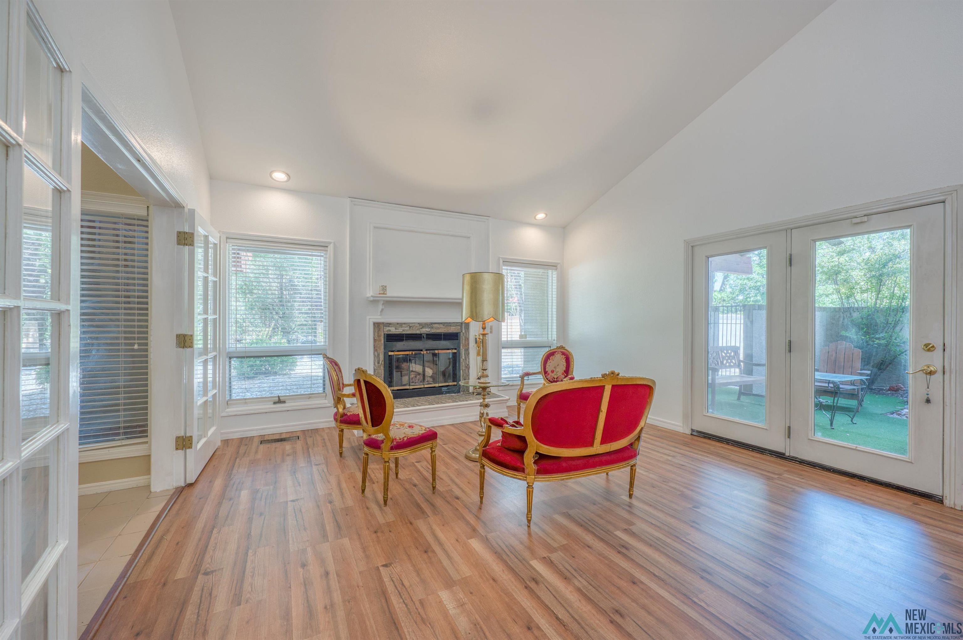 Roswell, New Mexico 88201, United States, 5 Bedrooms Bedrooms, ,4 BathroomsBathrooms,Residential,Active,223071