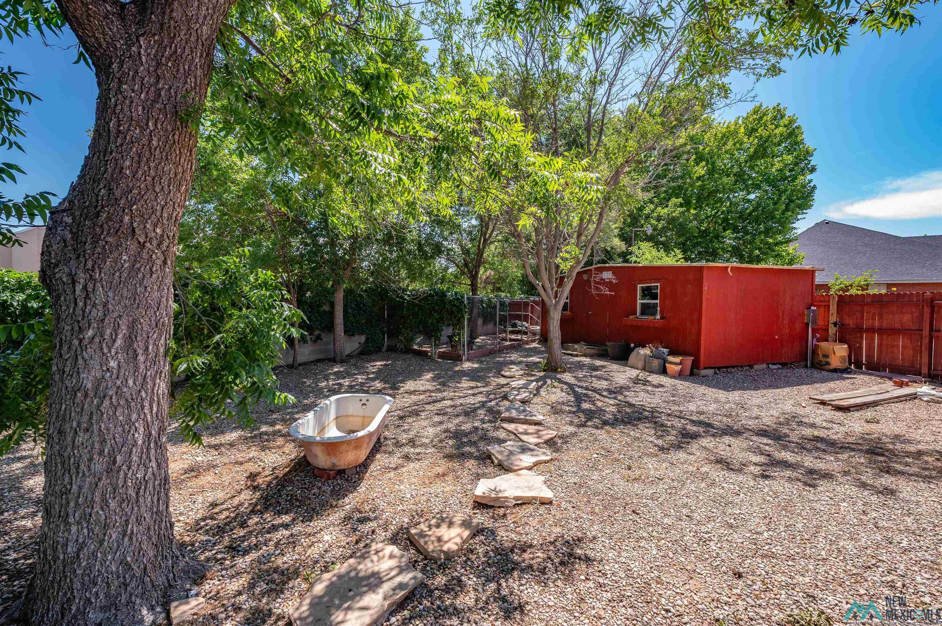 Roswell, New Mexico 88201, United States, 5 Bedrooms Bedrooms, ,4 BathroomsBathrooms,Residential,Active,223071