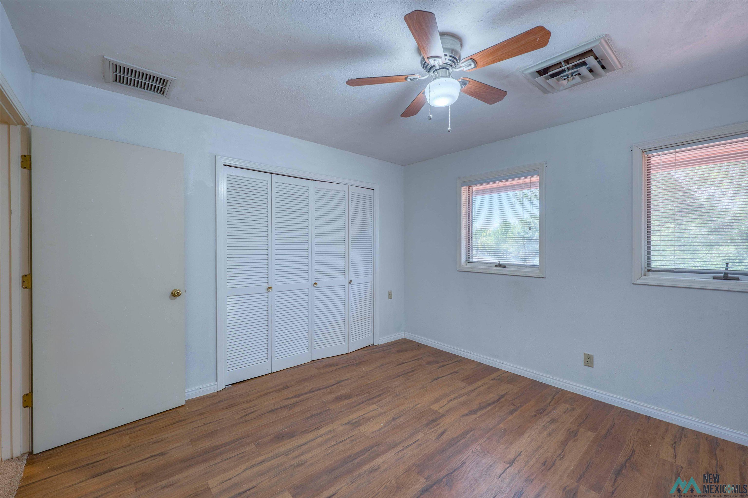 Roswell, New Mexico 88201, United States, 5 Bedrooms Bedrooms, ,4 BathroomsBathrooms,Residential,Active,223071