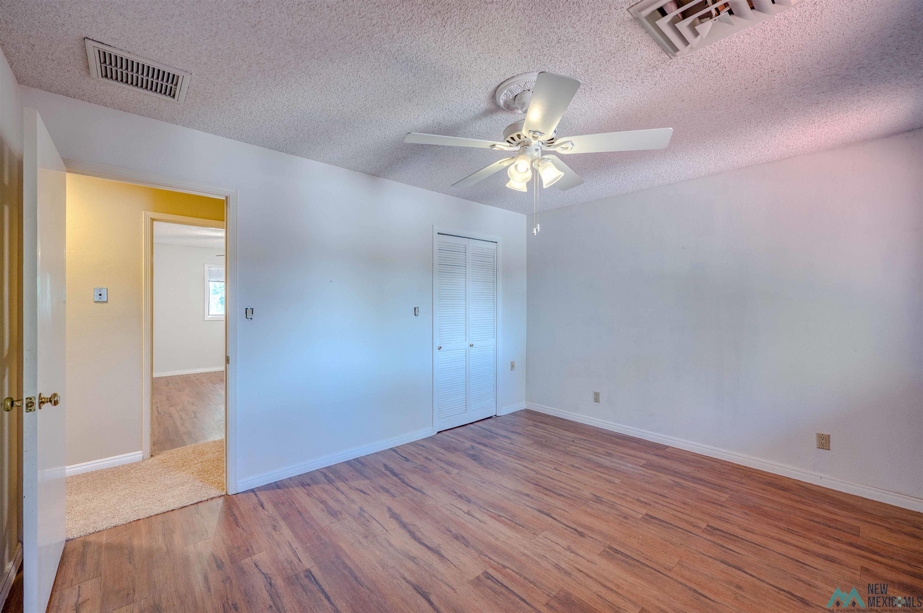 Roswell, New Mexico 88201, United States, 5 Bedrooms Bedrooms, ,4 BathroomsBathrooms,Residential,Active,223071