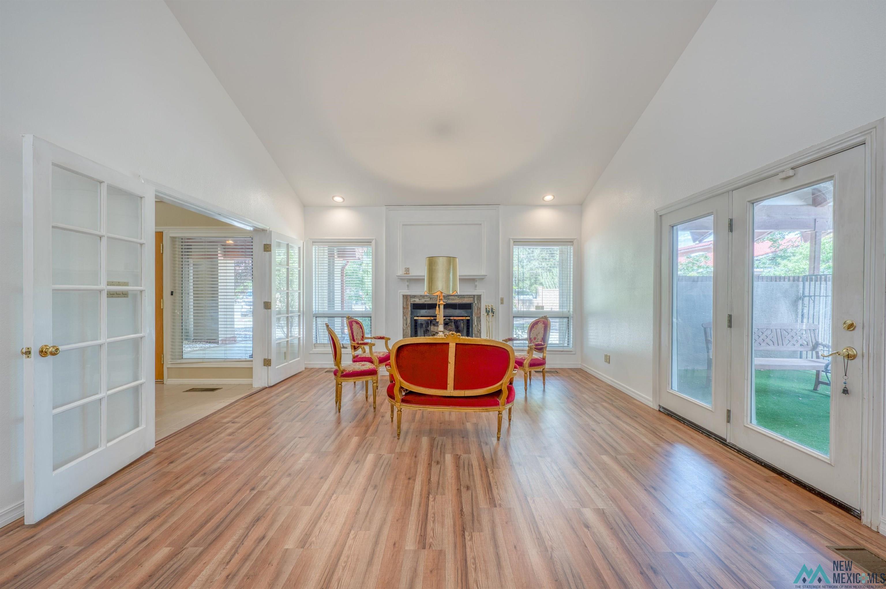 Roswell, New Mexico 88201, United States, 5 Bedrooms Bedrooms, ,4 BathroomsBathrooms,Residential,Active,223071