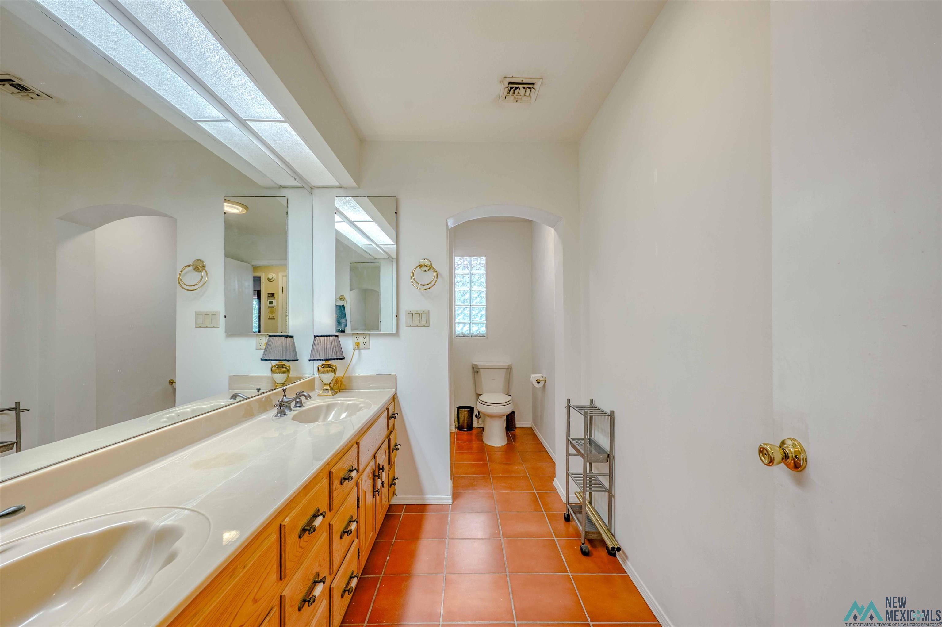 Roswell, New Mexico 88201, United States, 5 Bedrooms Bedrooms, ,4 BathroomsBathrooms,Residential,Active,223071