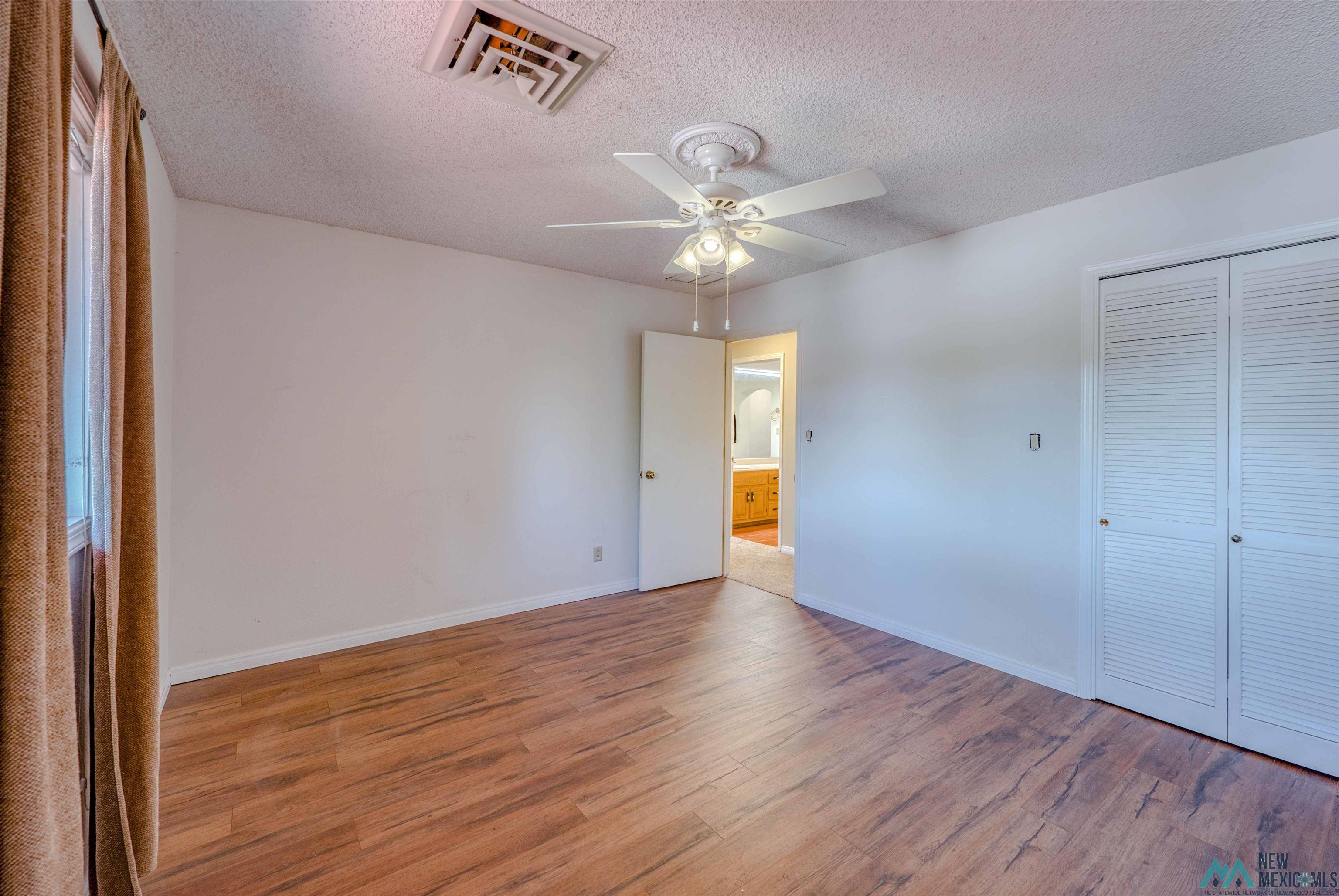 Roswell, New Mexico 88201, United States, 5 Bedrooms Bedrooms, ,4 BathroomsBathrooms,Residential,Active,223071