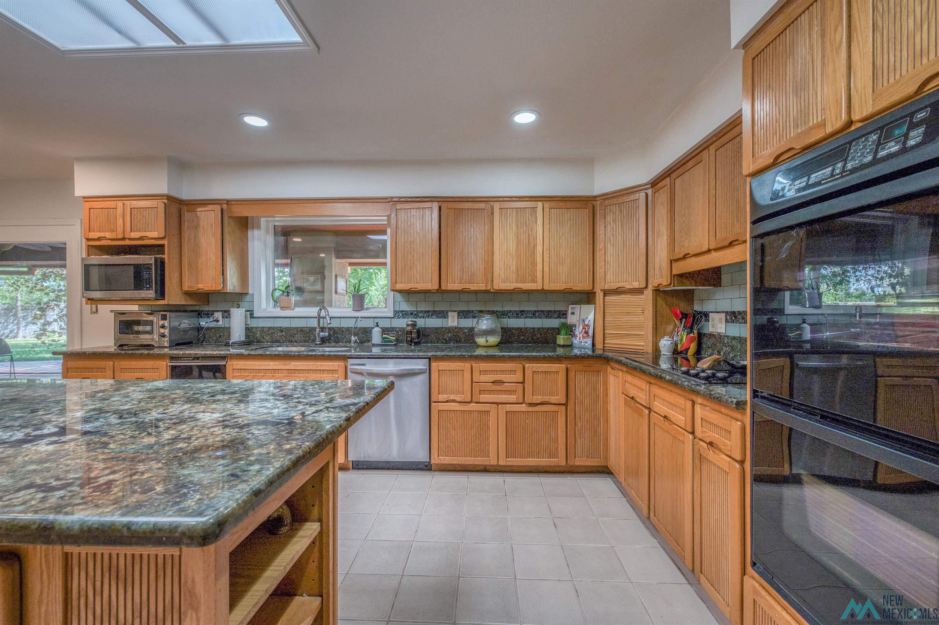 Roswell, New Mexico 88201, United States, 5 Bedrooms Bedrooms, ,4 BathroomsBathrooms,Residential,Active,223071