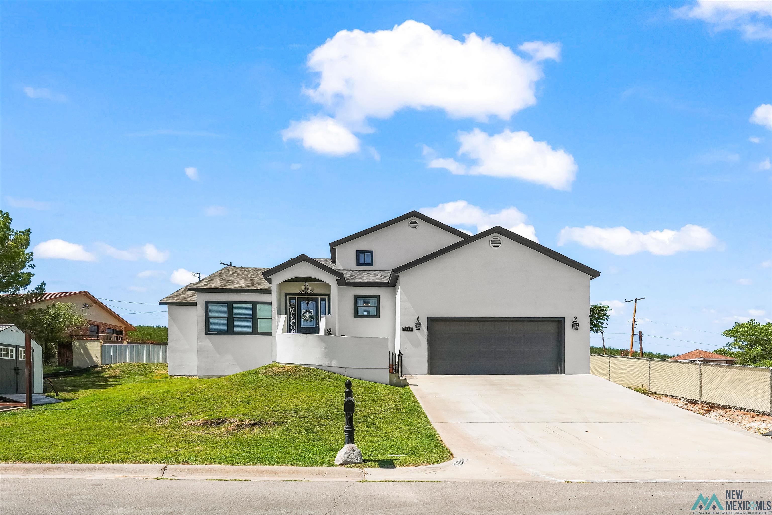 1009 Ocotillo Drive, Carlsbad, New Mexico image 1