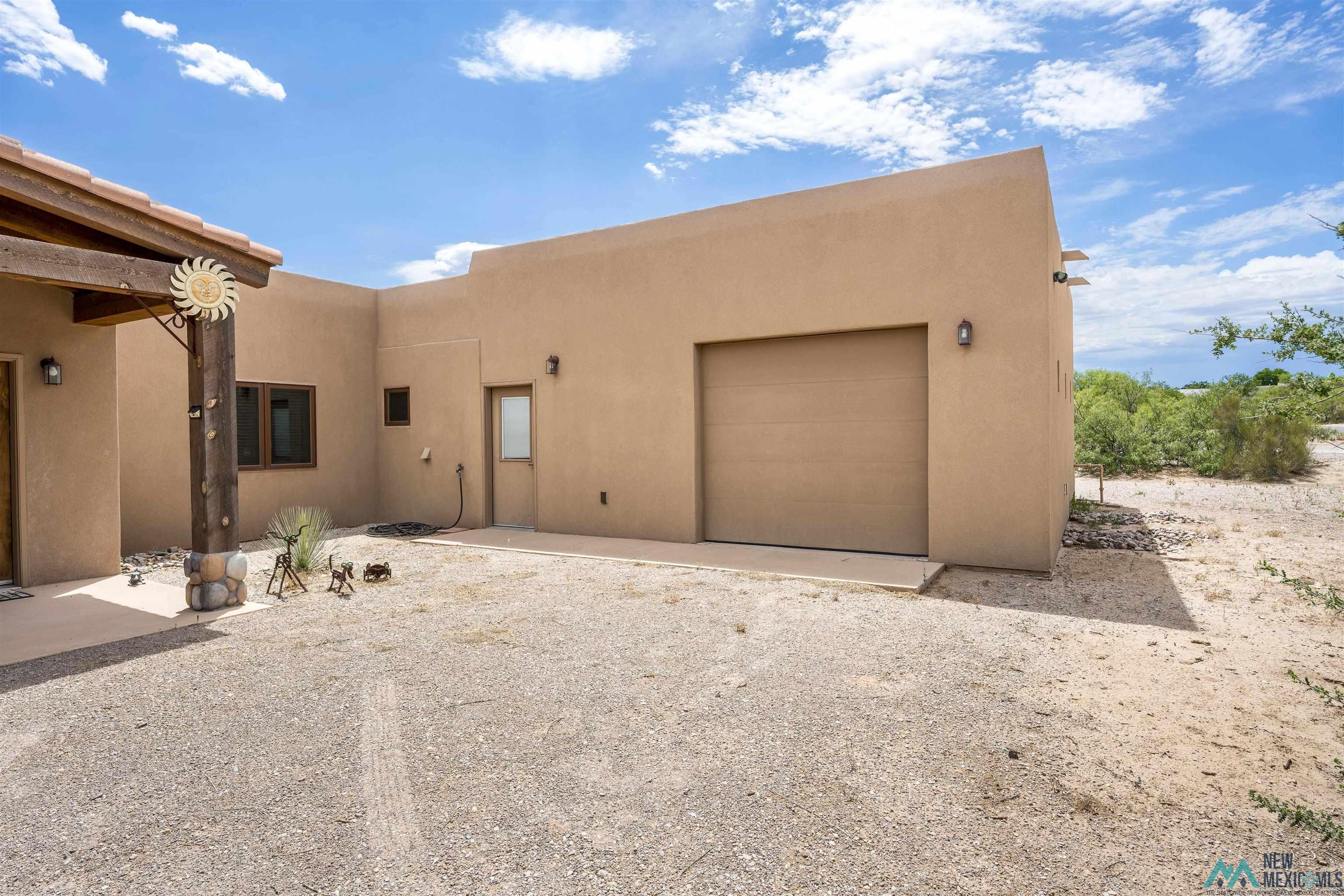 701 Hawthorne Drive, Elephant Butte, New Mexico image 4