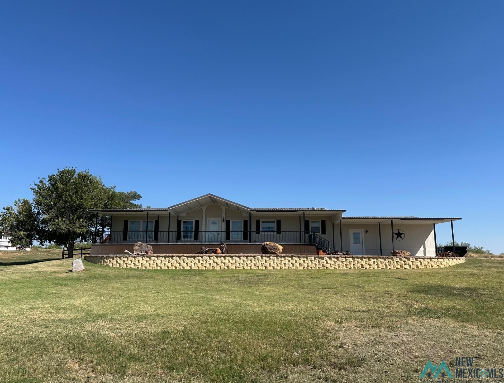 402 Cheyenne Drive, Logan, New Mexico image 1