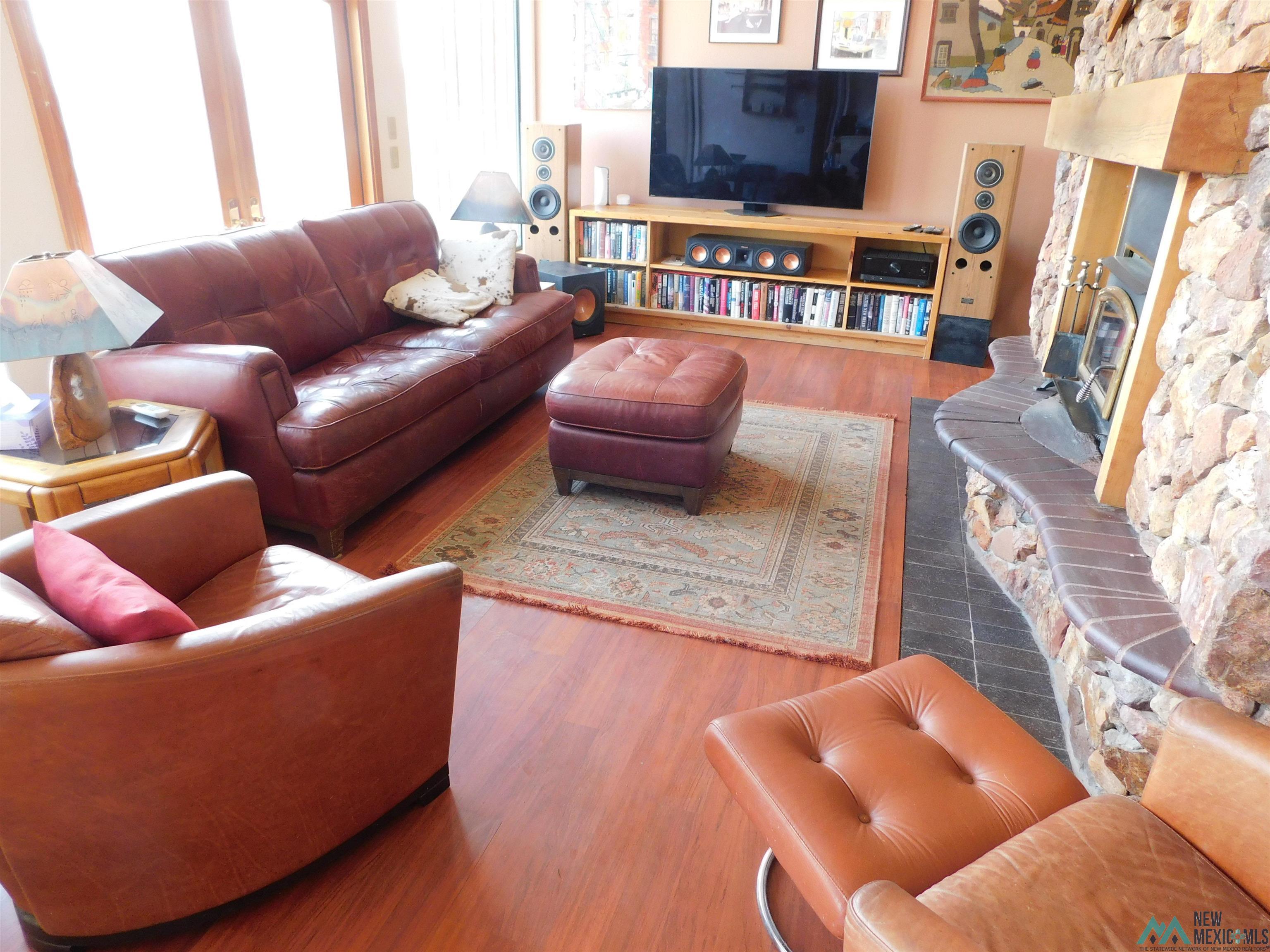888 Las Palomas Canyon Road, Williamsburg, Texas image 7