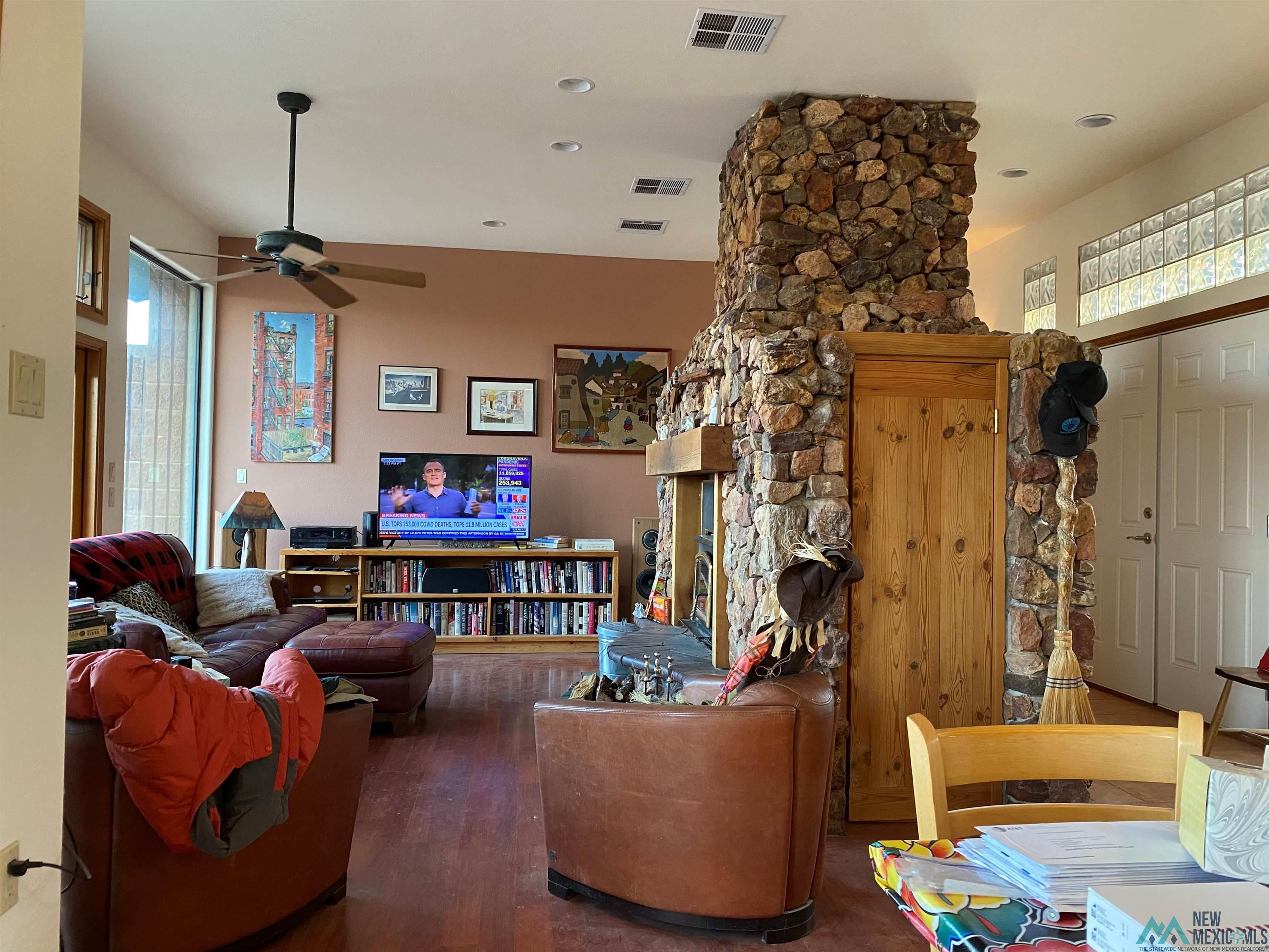 888 Las Palomas Canyon Road, Williamsburg, Texas image 8