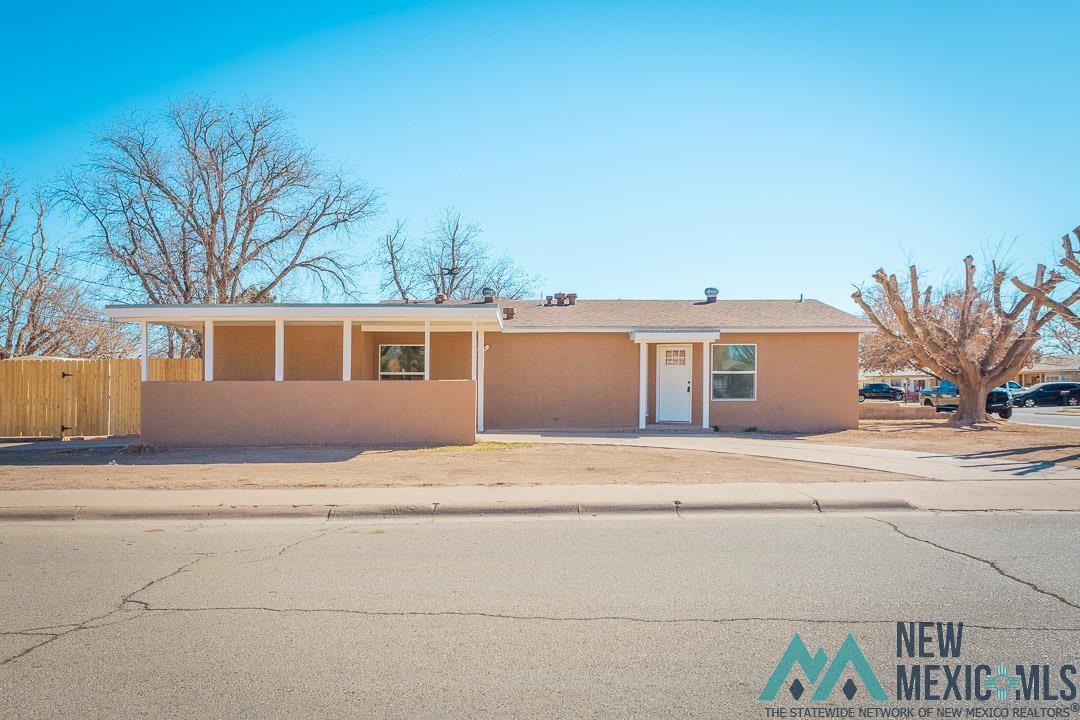 705 S Fifteenth Street, Artesia, New Mexico image 1