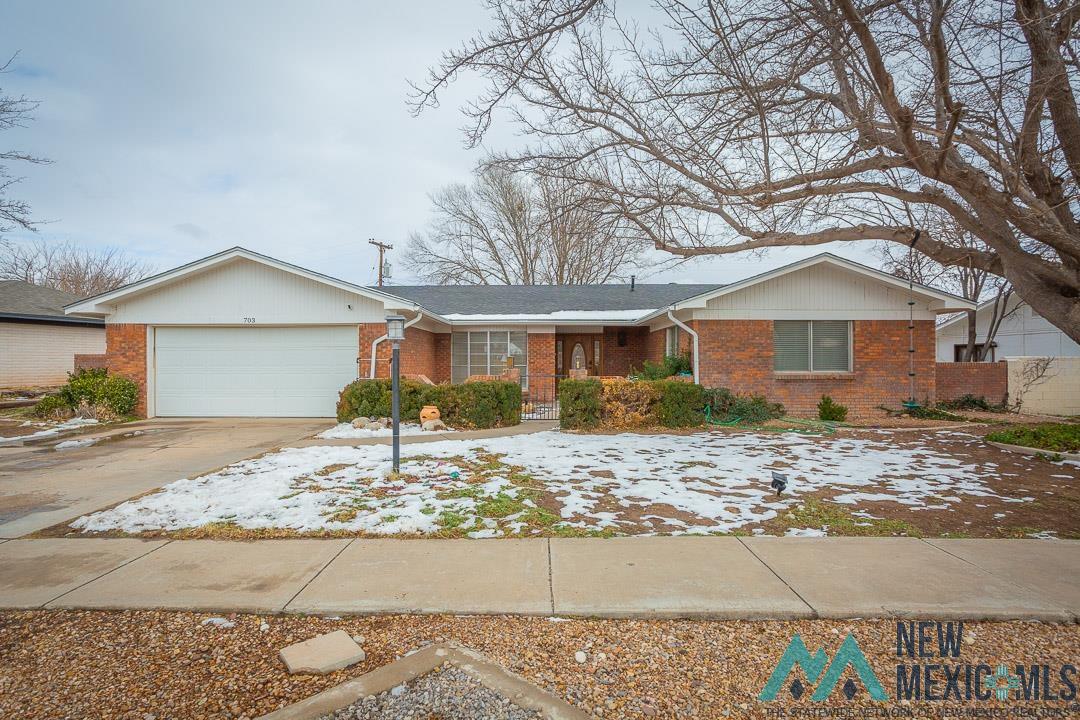 703 Canoncito Drive, Roswell, Texas image 1