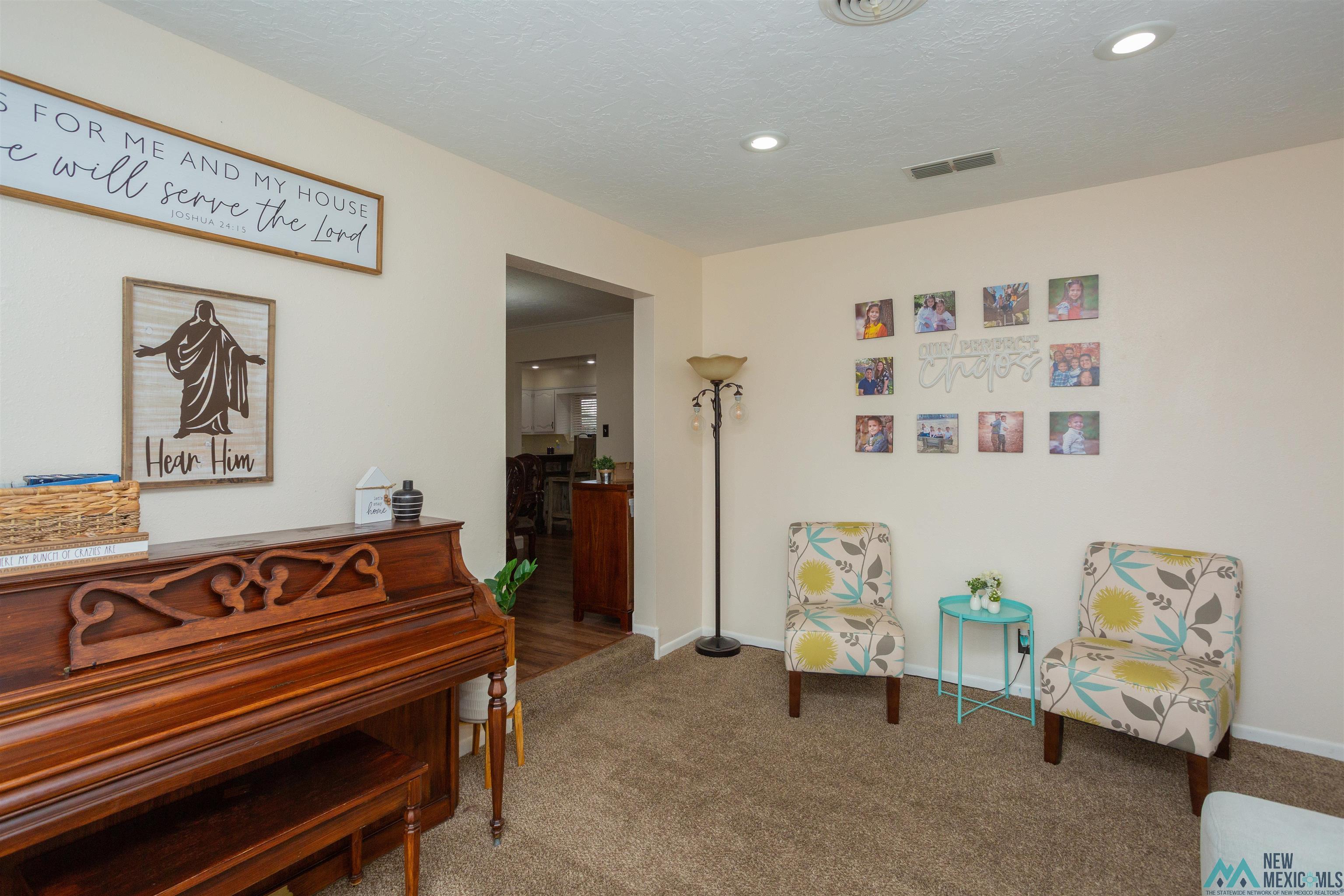 703 Canoncito Drive, Roswell, Texas image 6