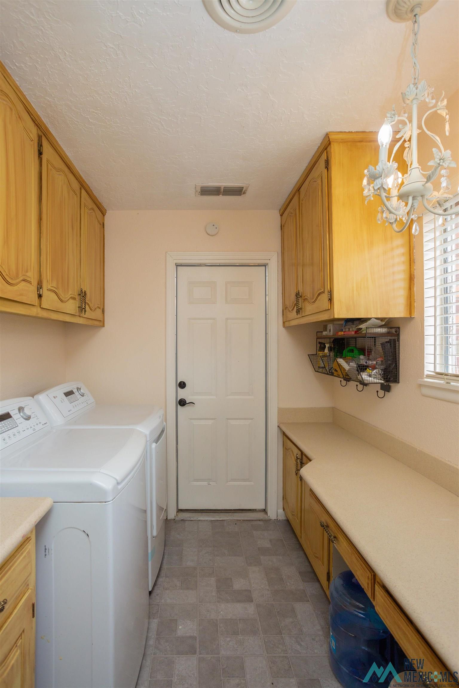 703 Canoncito Drive, Roswell, Texas image 17