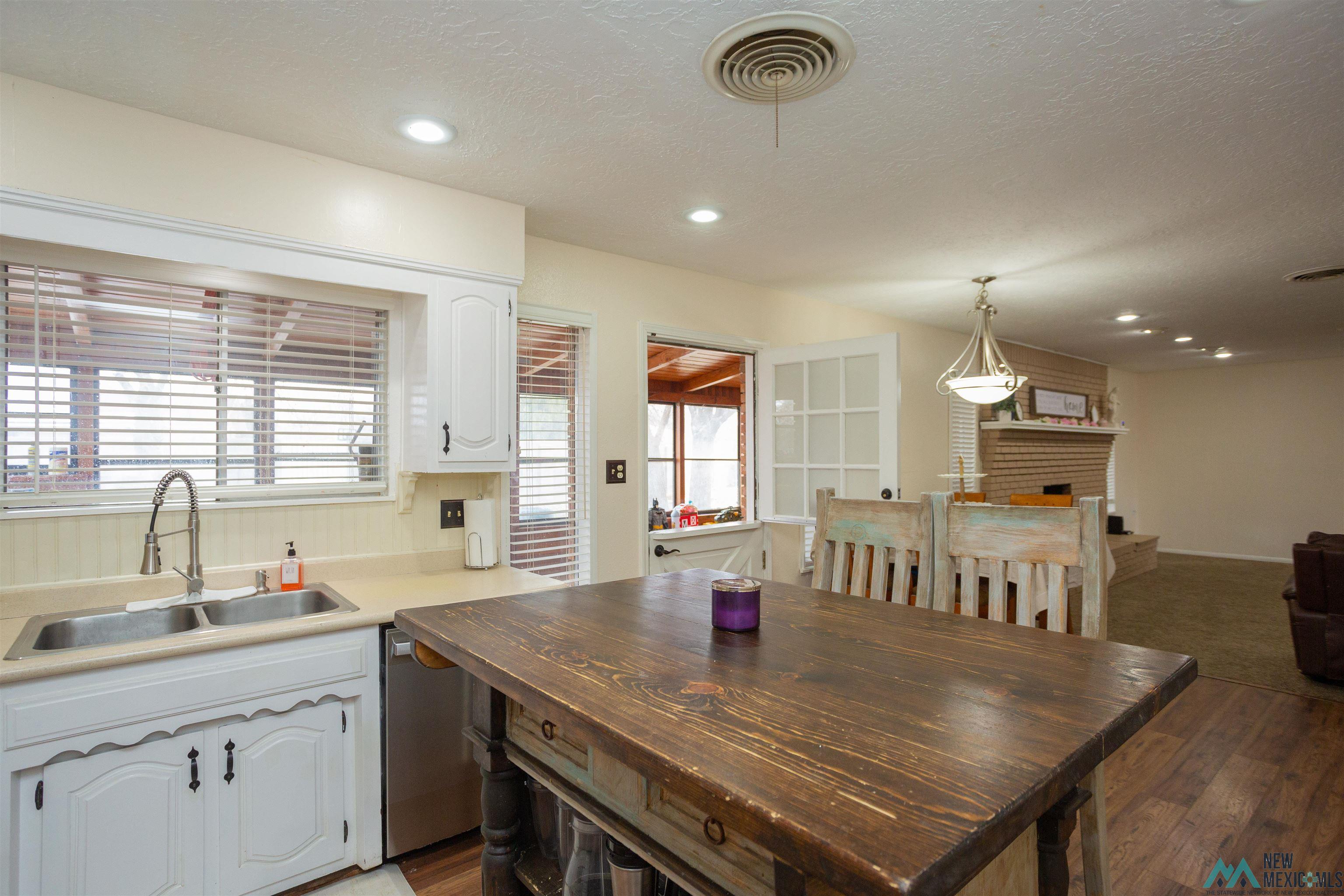 703 Canoncito Drive, Roswell, Texas image 16