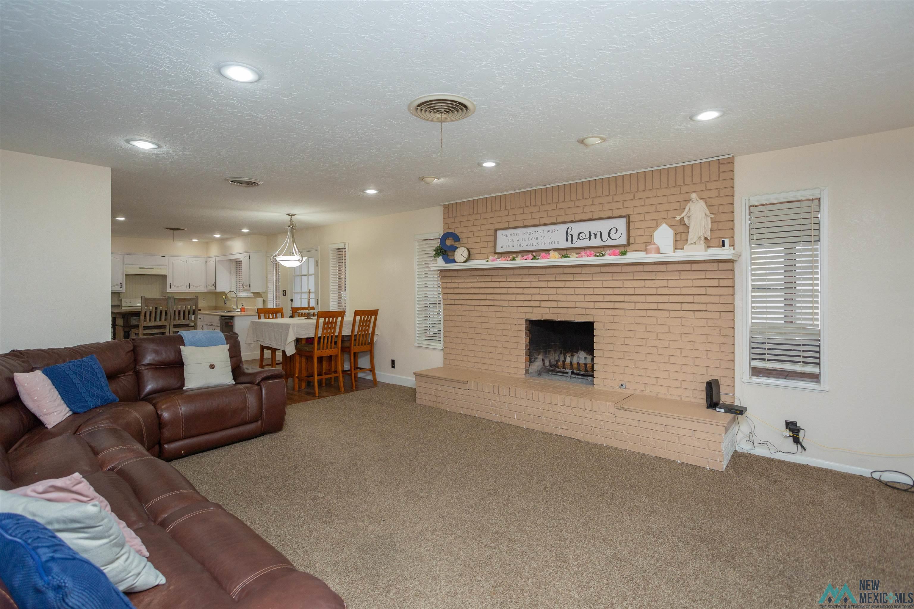 703 Canoncito Drive, Roswell, Texas image 18