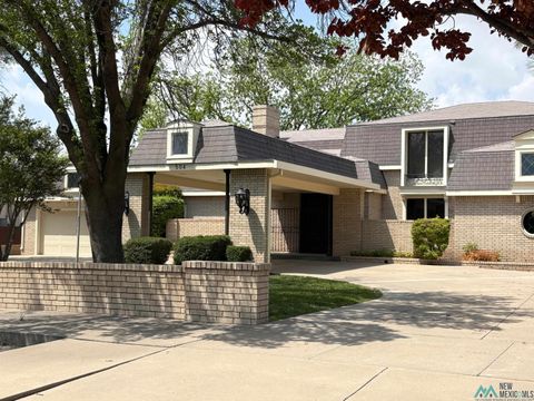 Homes For Sale - 504 N Wyoming Avenue<br/> Roswell, NM 88201