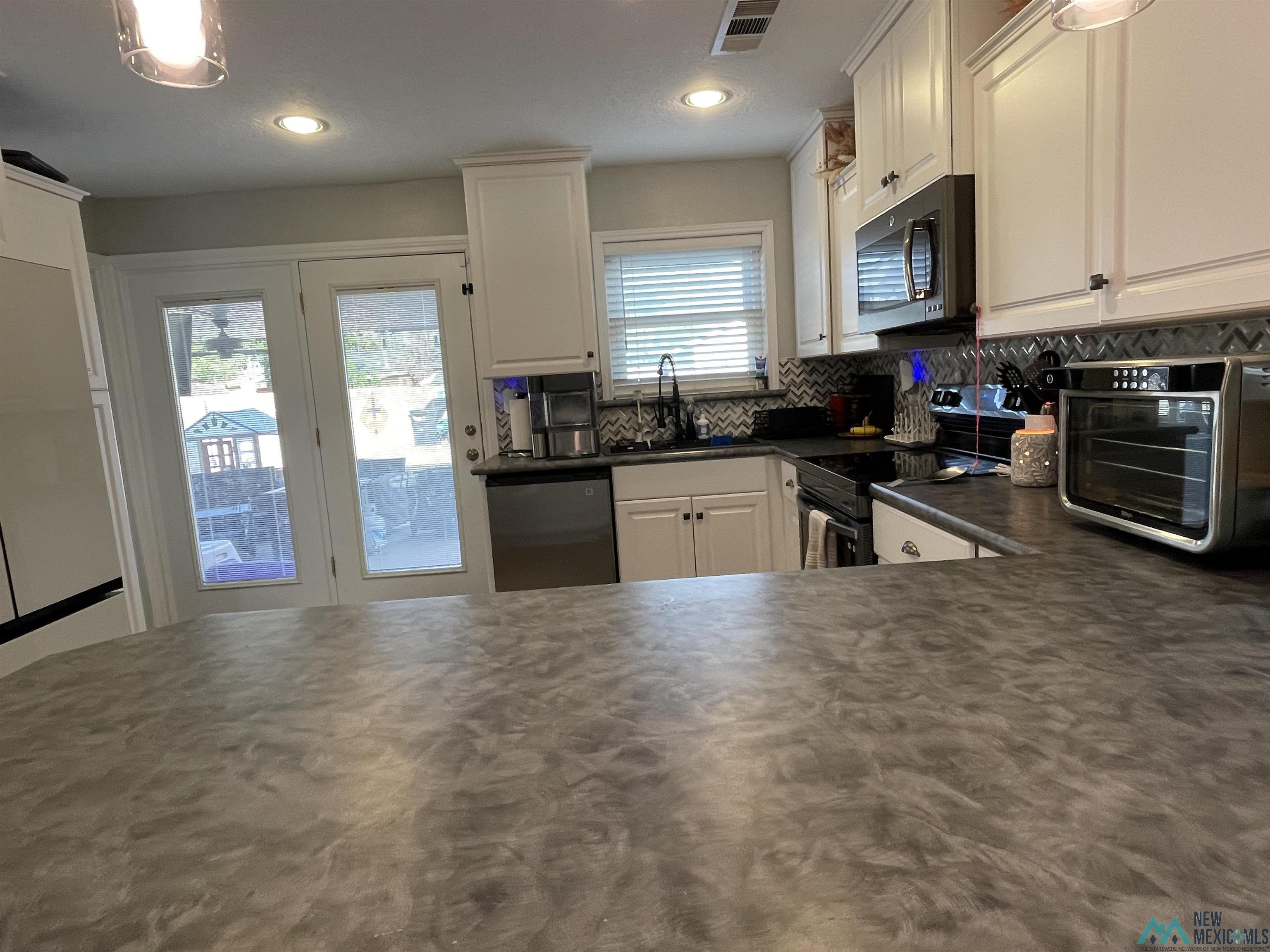 2508 N Charlcia Boulevard, Hobbs, Texas image 6