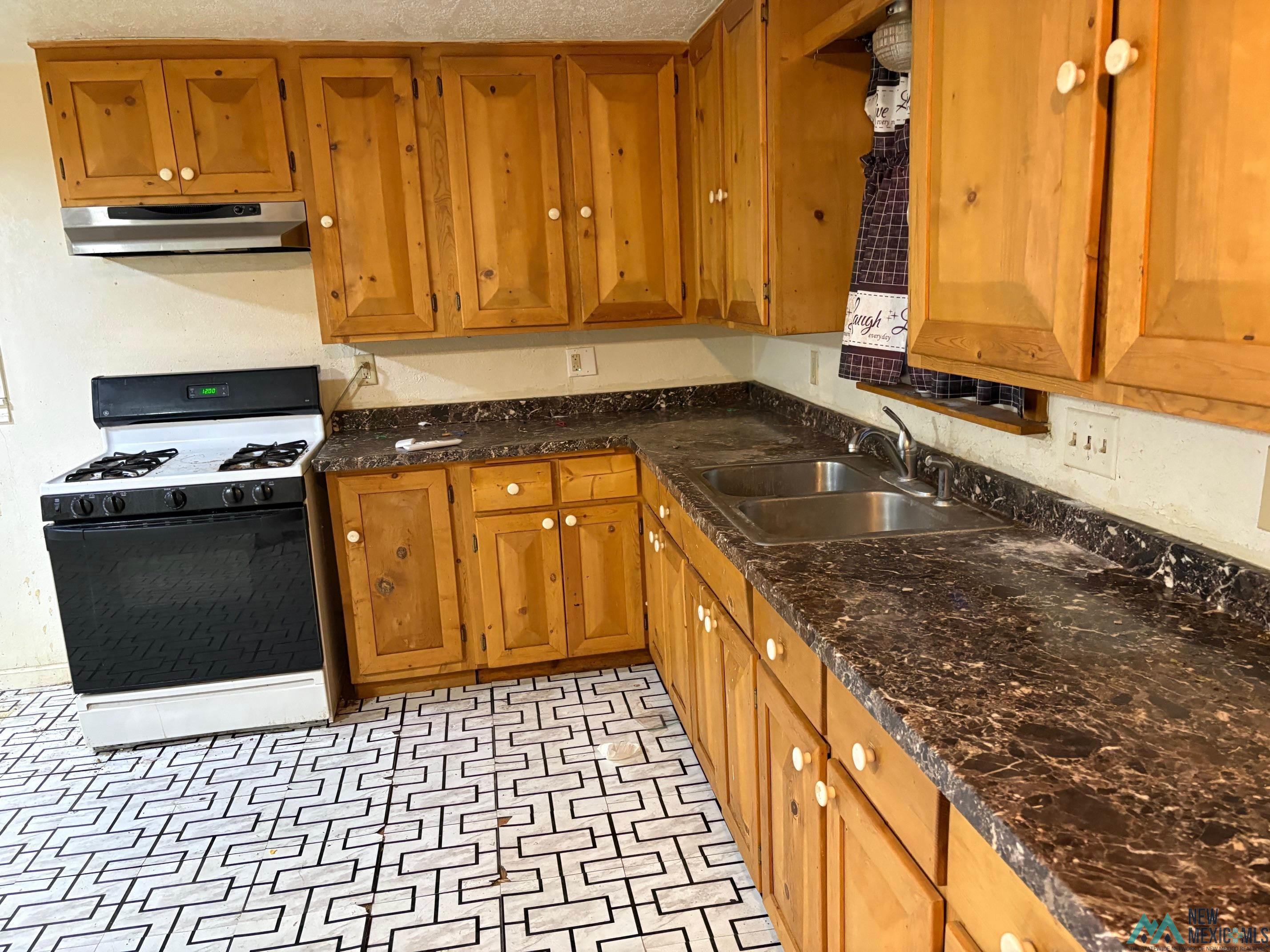 1724 S Adams Street, Tucumcari, New Mexico image 4