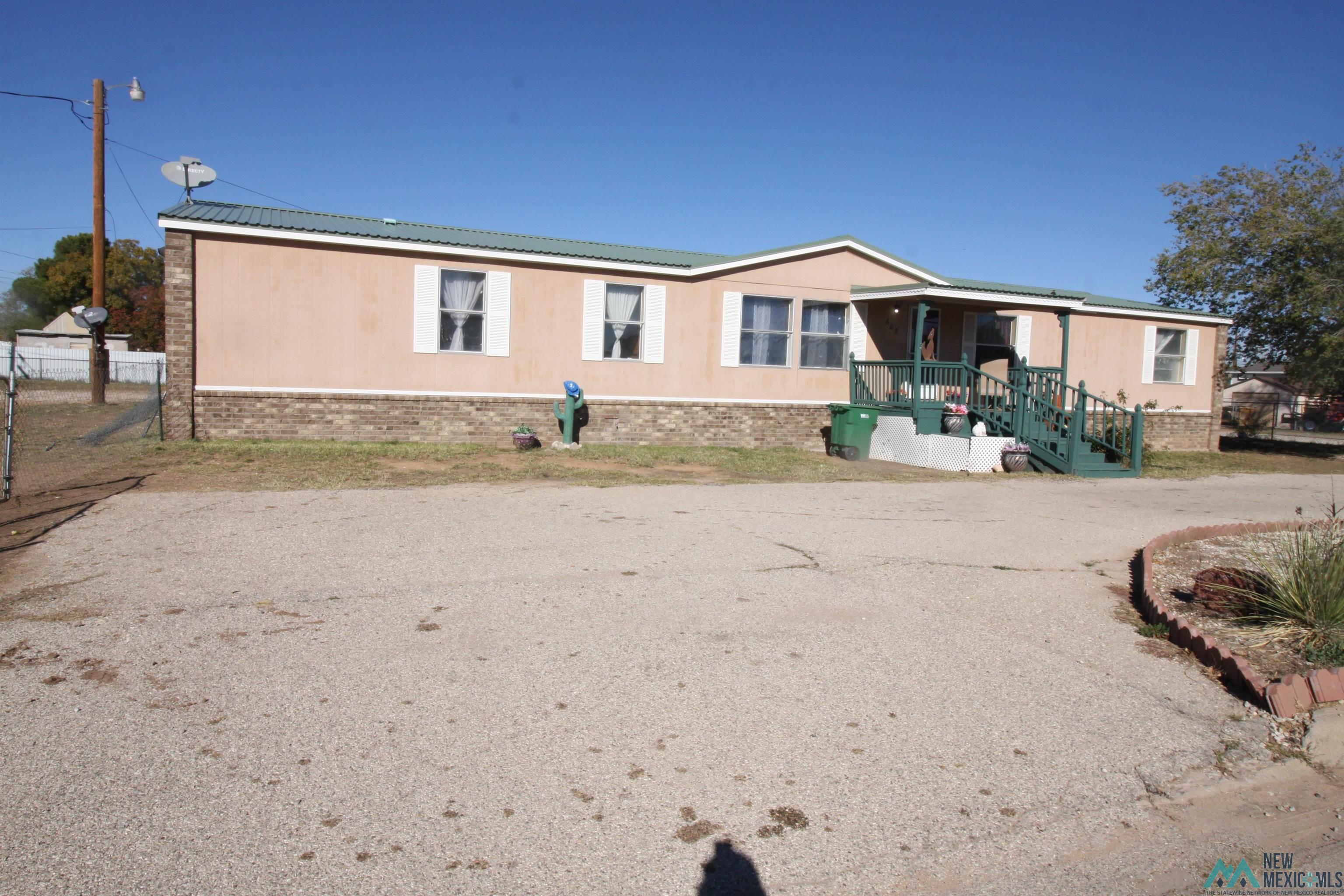 602 W Central Street, Lovington, Texas image 1