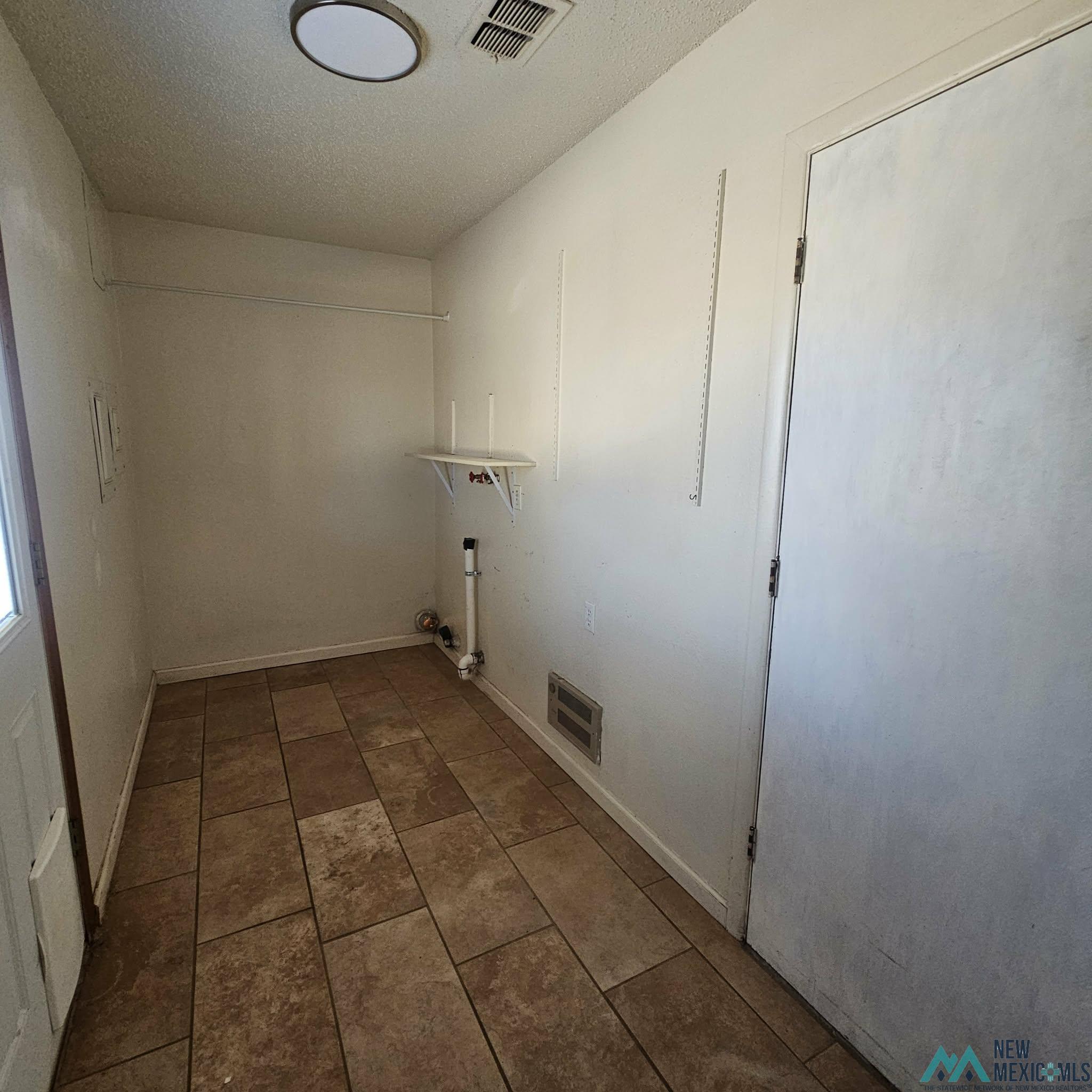 Clovis, New Mexico 88101, United States, 3 Bedrooms Bedrooms, ,1 BathroomBathrooms,Residential,Active,254852