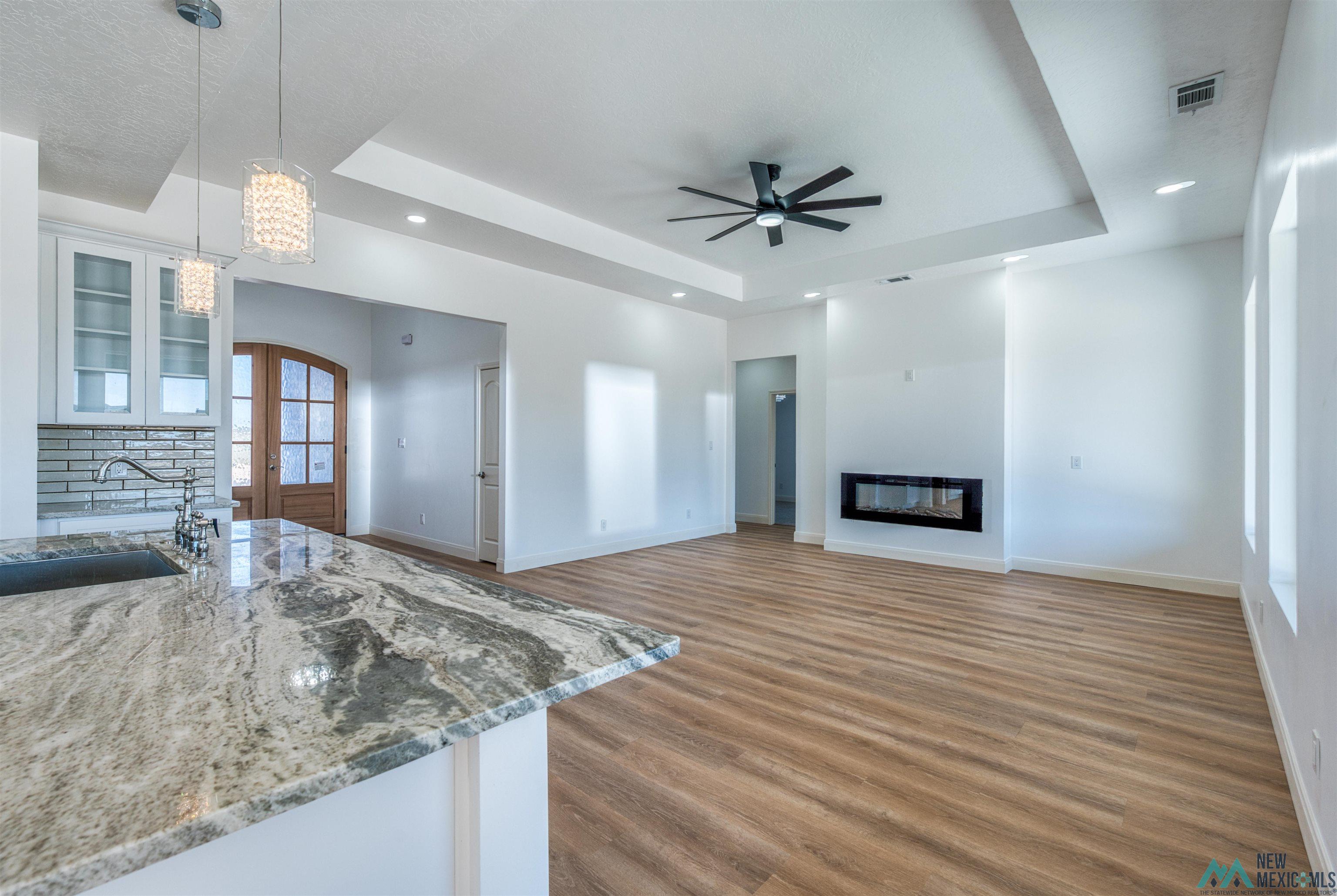 1101 N Eisenhower Road, Roswell, Texas image 15