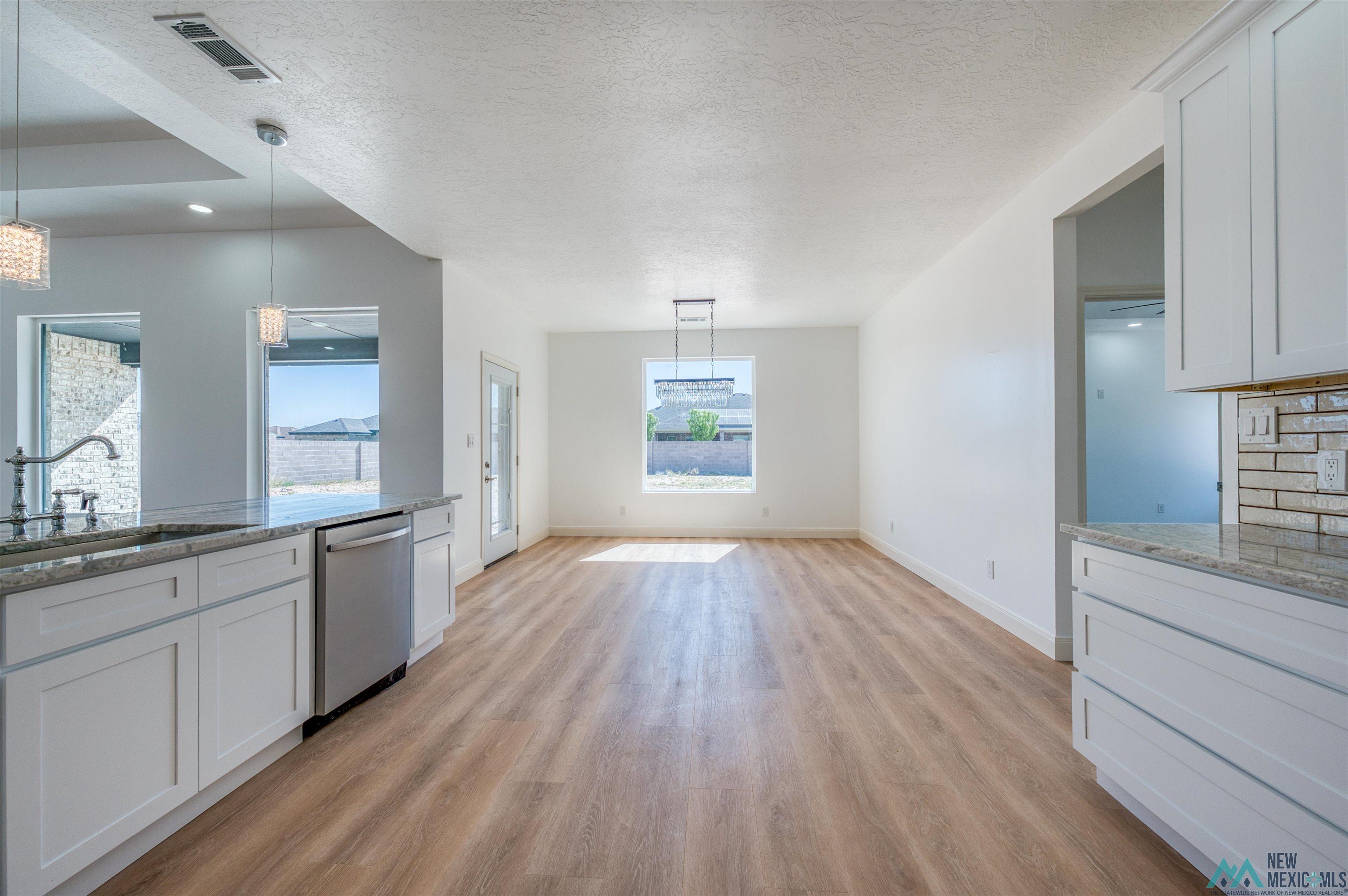 1101 N Eisenhower Road, Roswell, Texas image 25