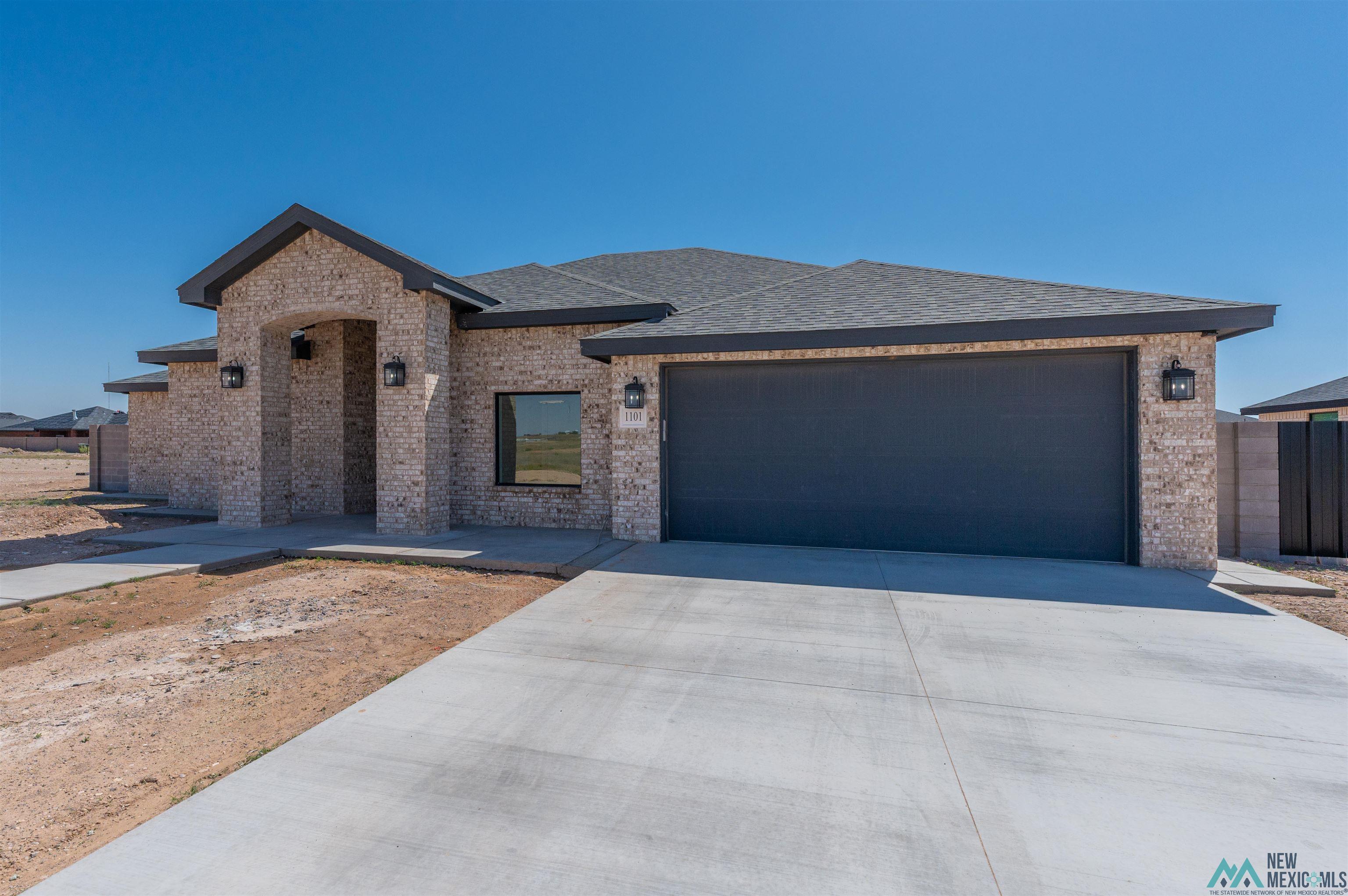 1101 N Eisenhower Road, Roswell, Texas image 2