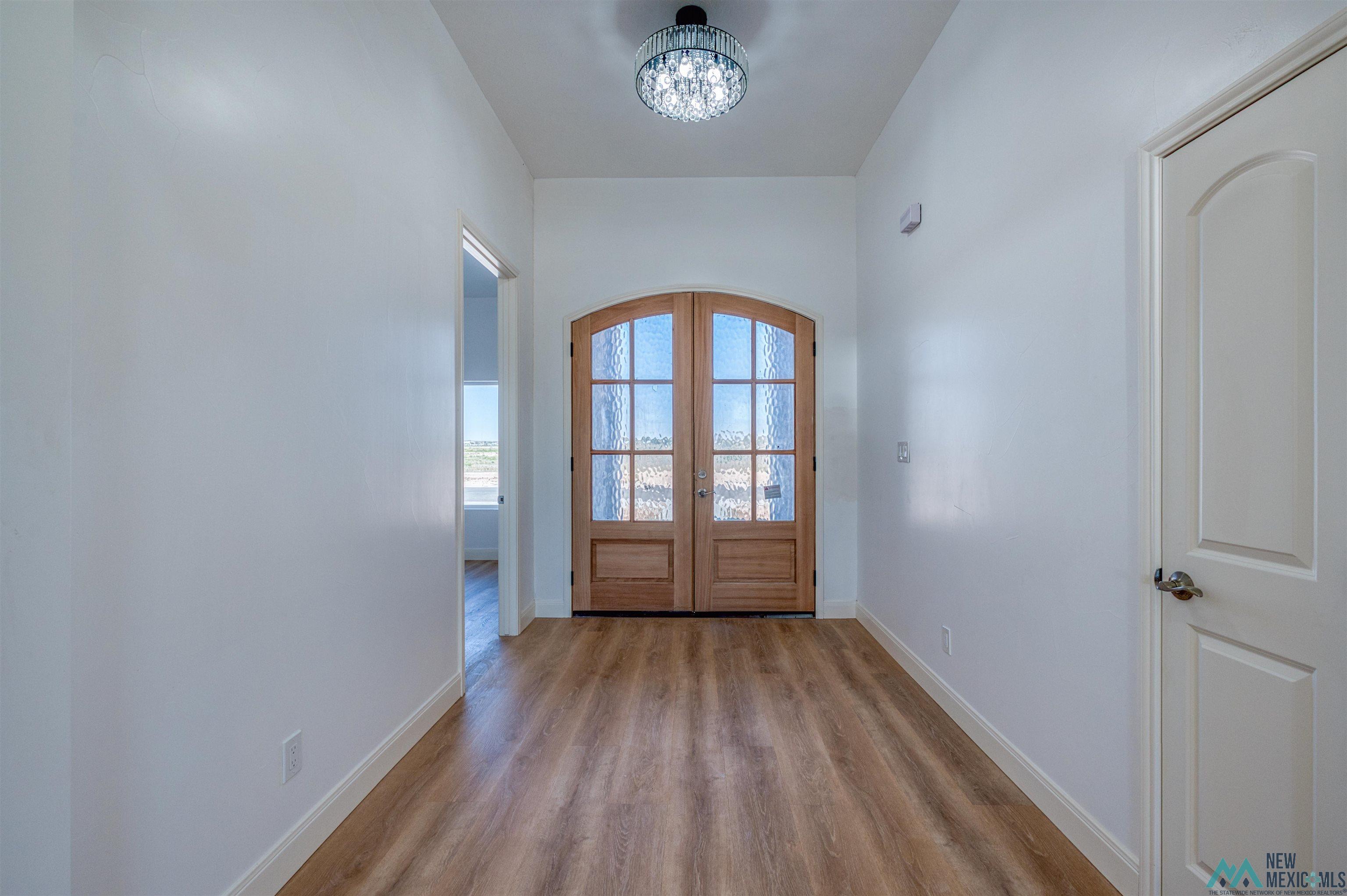 1101 N Eisenhower Road, Roswell, Texas image 7