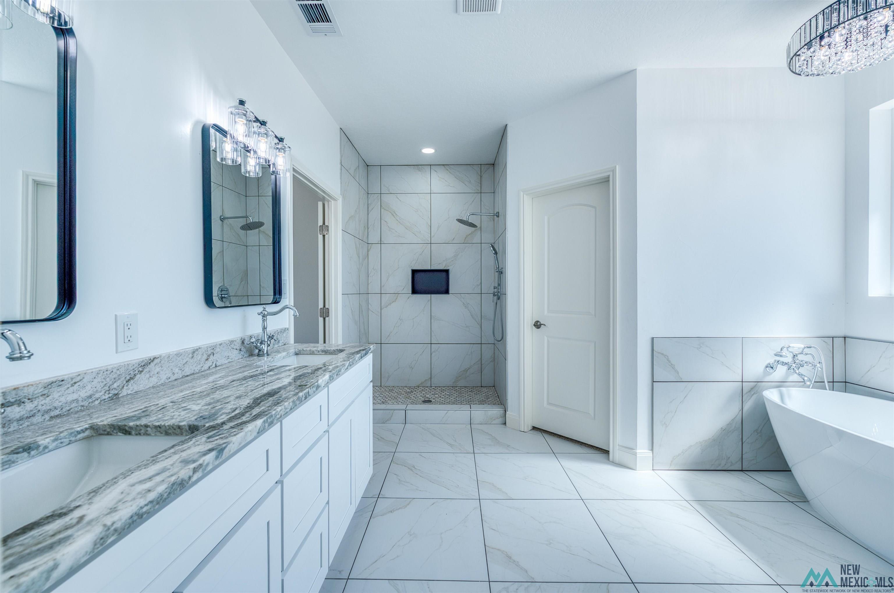 1101 N Eisenhower Road, Roswell, Texas image 43