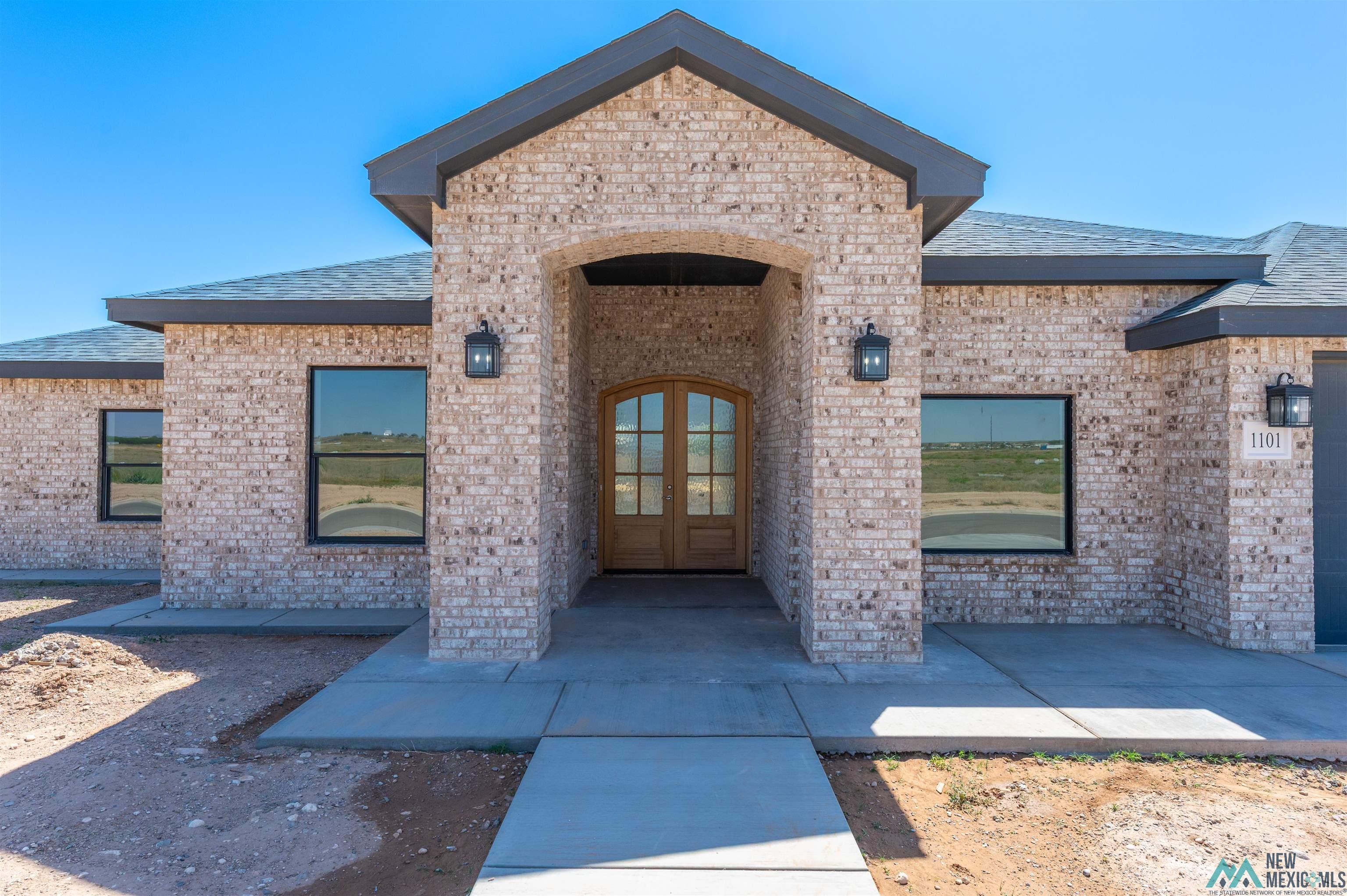 1101 N Eisenhower Road, Roswell, Texas image 3