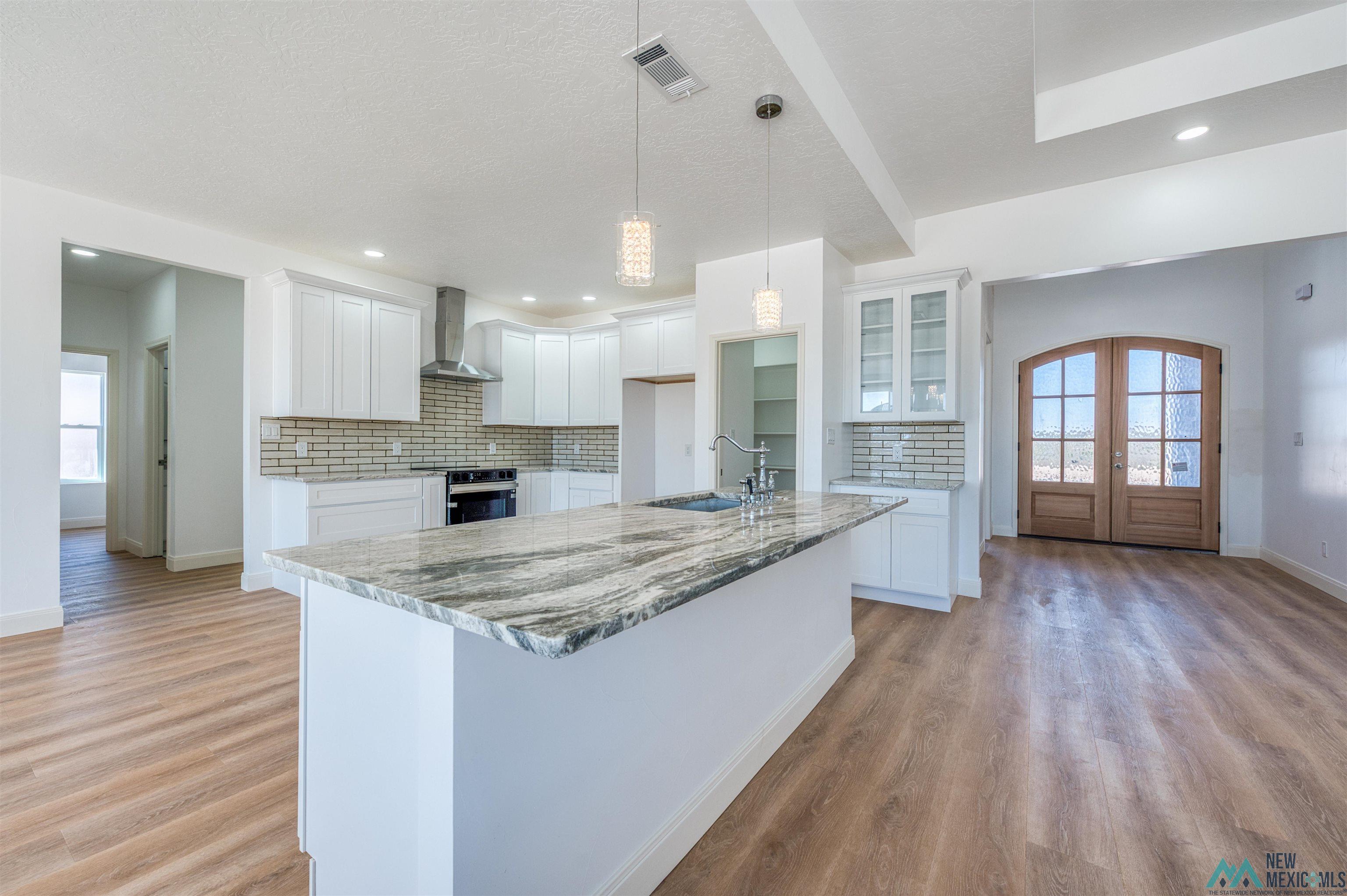 1101 N Eisenhower Road, Roswell, Texas image 16