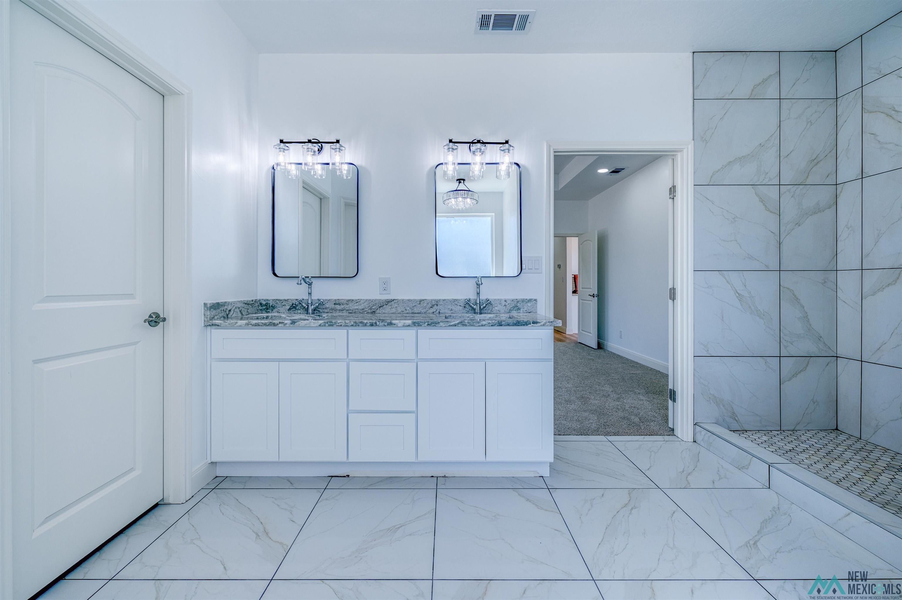 1101 N Eisenhower Road, Roswell, Texas image 47