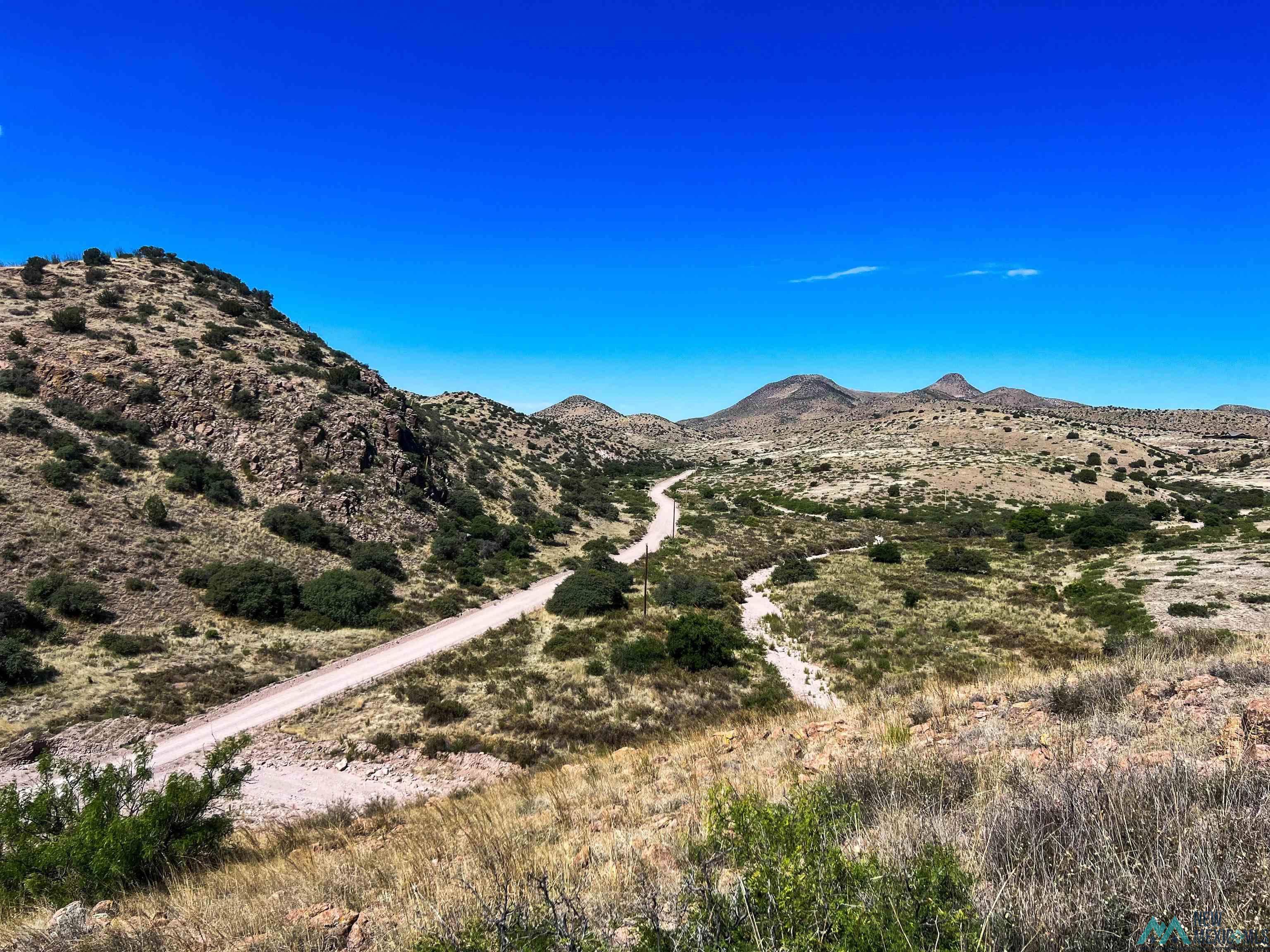 81 Berrenda Trail, Hillsboro, New Mexico image 10