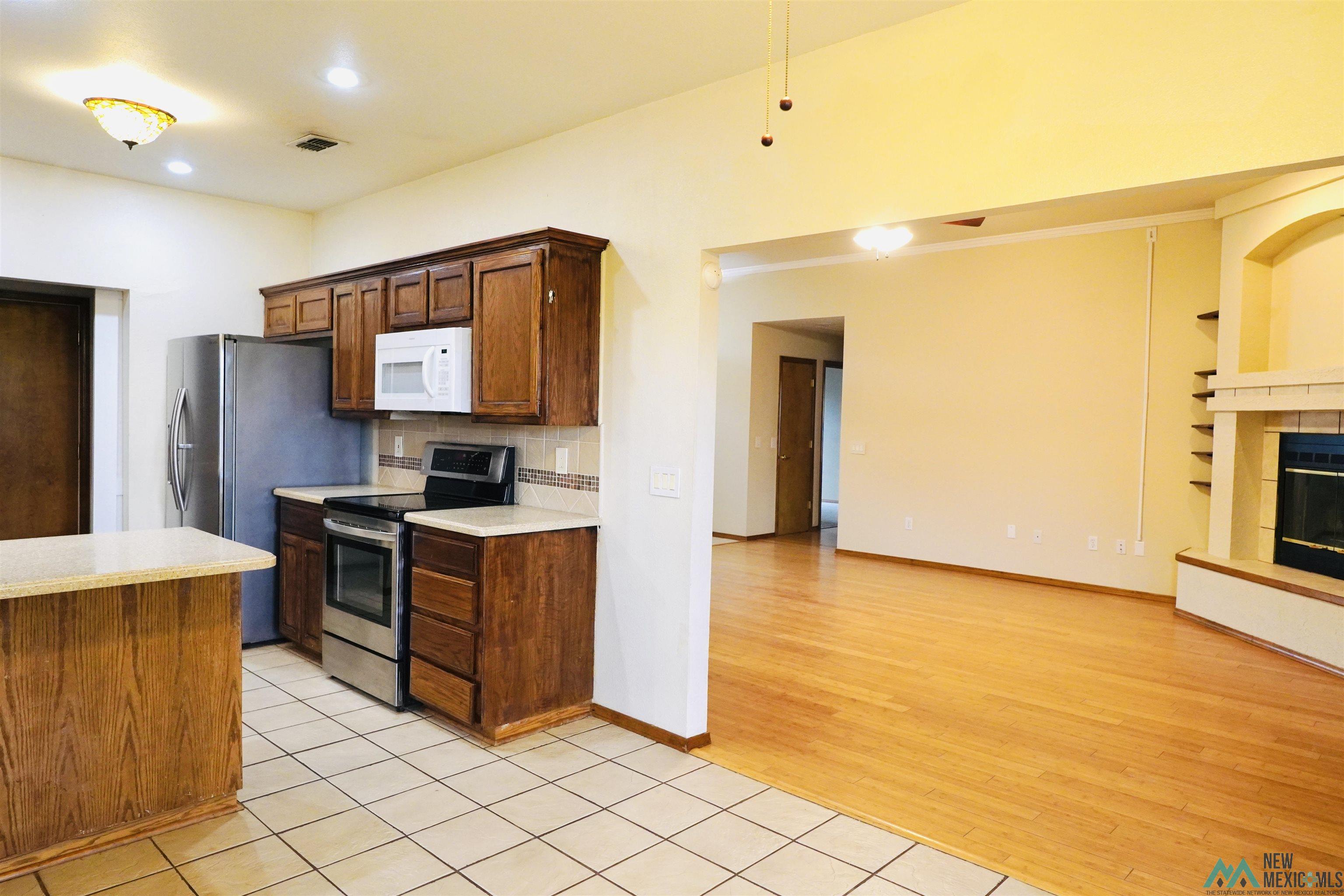 2324 Country Drive, Clovis, Texas image 8
