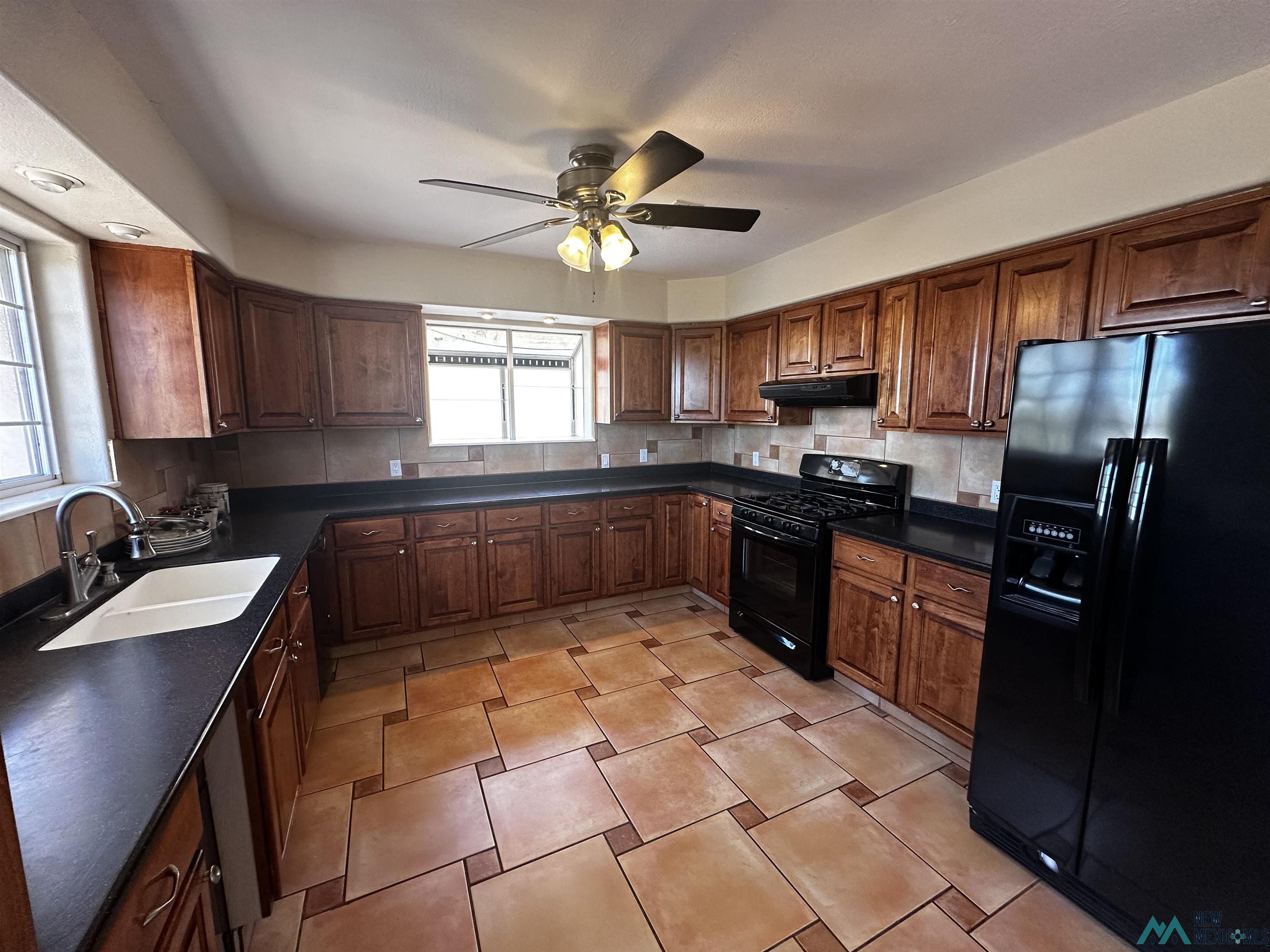 1713 Red Rock Drive, Gallup, Texas image 7