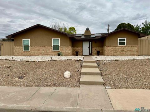 Homes For Sale - 1031 Ivy Drive<br/> Roswell, NM 88203