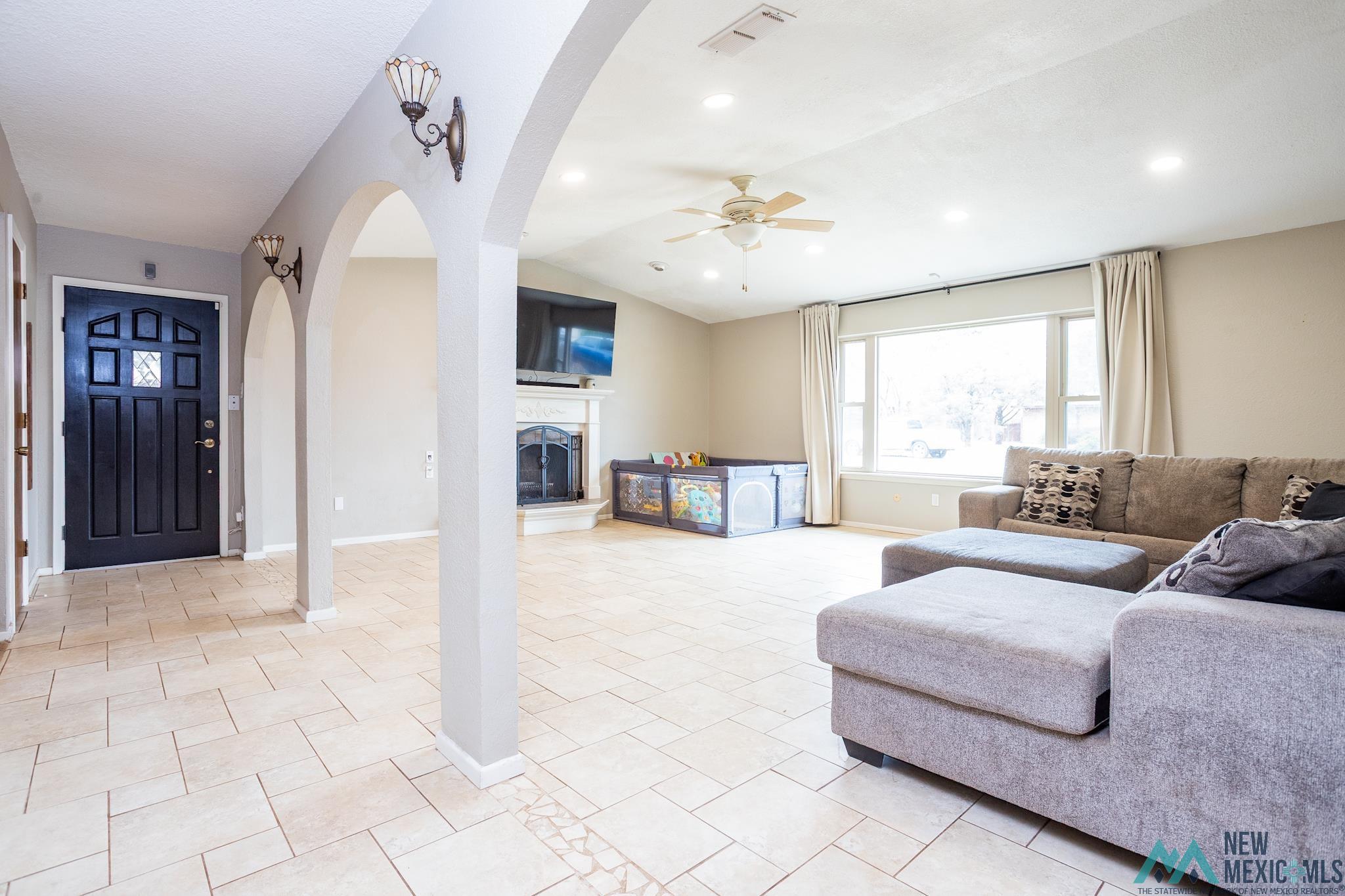 Clovis, New Mexico 88101, United States, 3 Bedrooms Bedrooms, ,2 BathroomsBathrooms,Residential,Active,89946