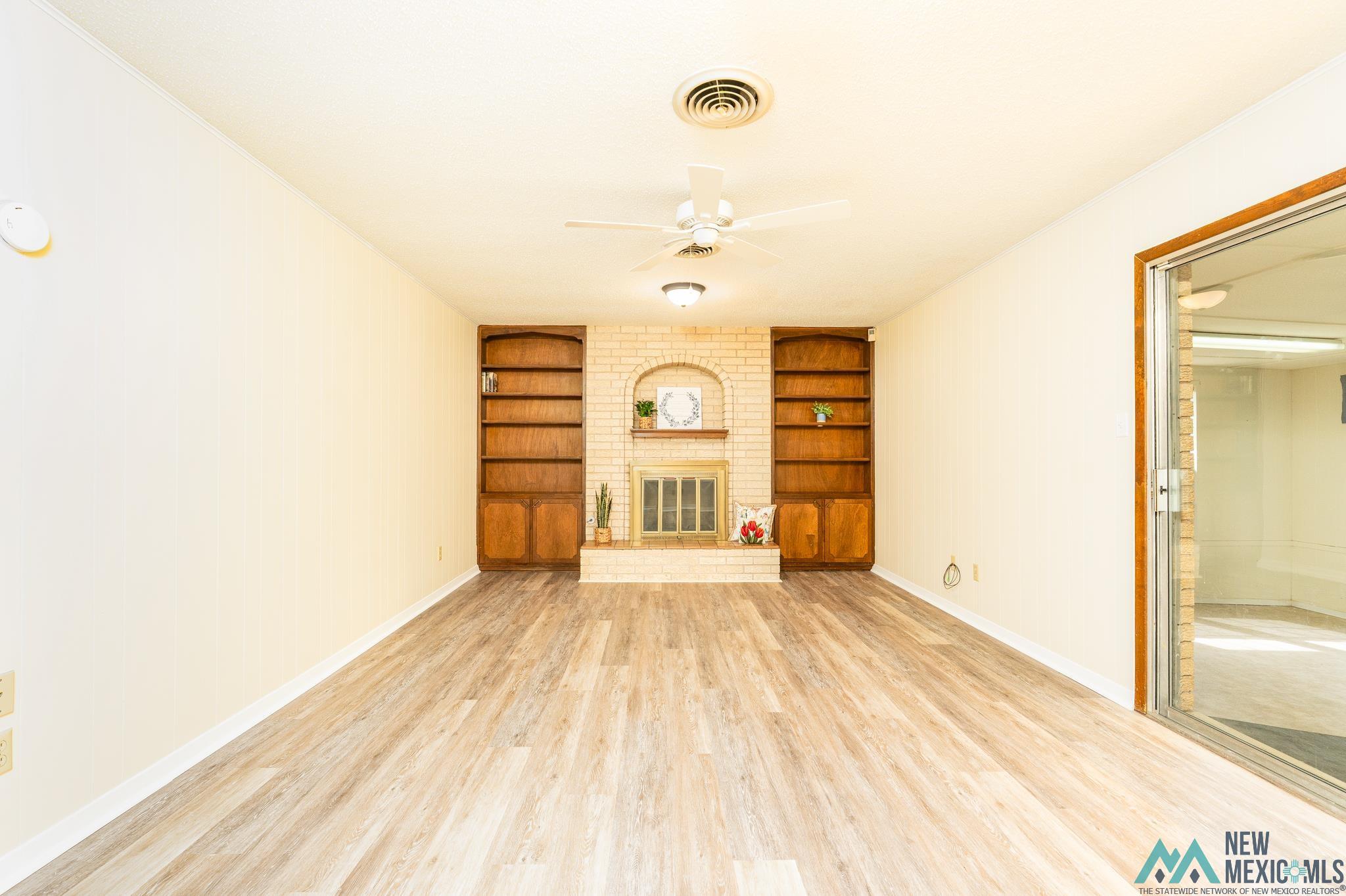 Clovis, New Mexico 88101, United States, 3 Bedrooms Bedrooms, ,2 BathroomsBathrooms,Residential,Active,163402