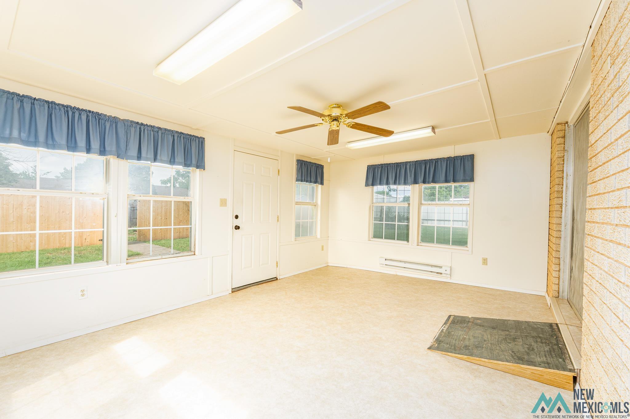 Clovis, New Mexico 88101, United States, 3 Bedrooms Bedrooms, ,2 BathroomsBathrooms,Residential,Active,163402