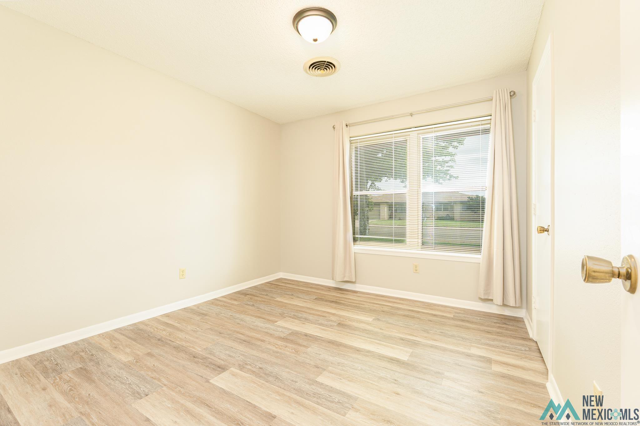 Clovis, New Mexico 88101, United States, 3 Bedrooms Bedrooms, ,2 BathroomsBathrooms,Residential,Active,163402