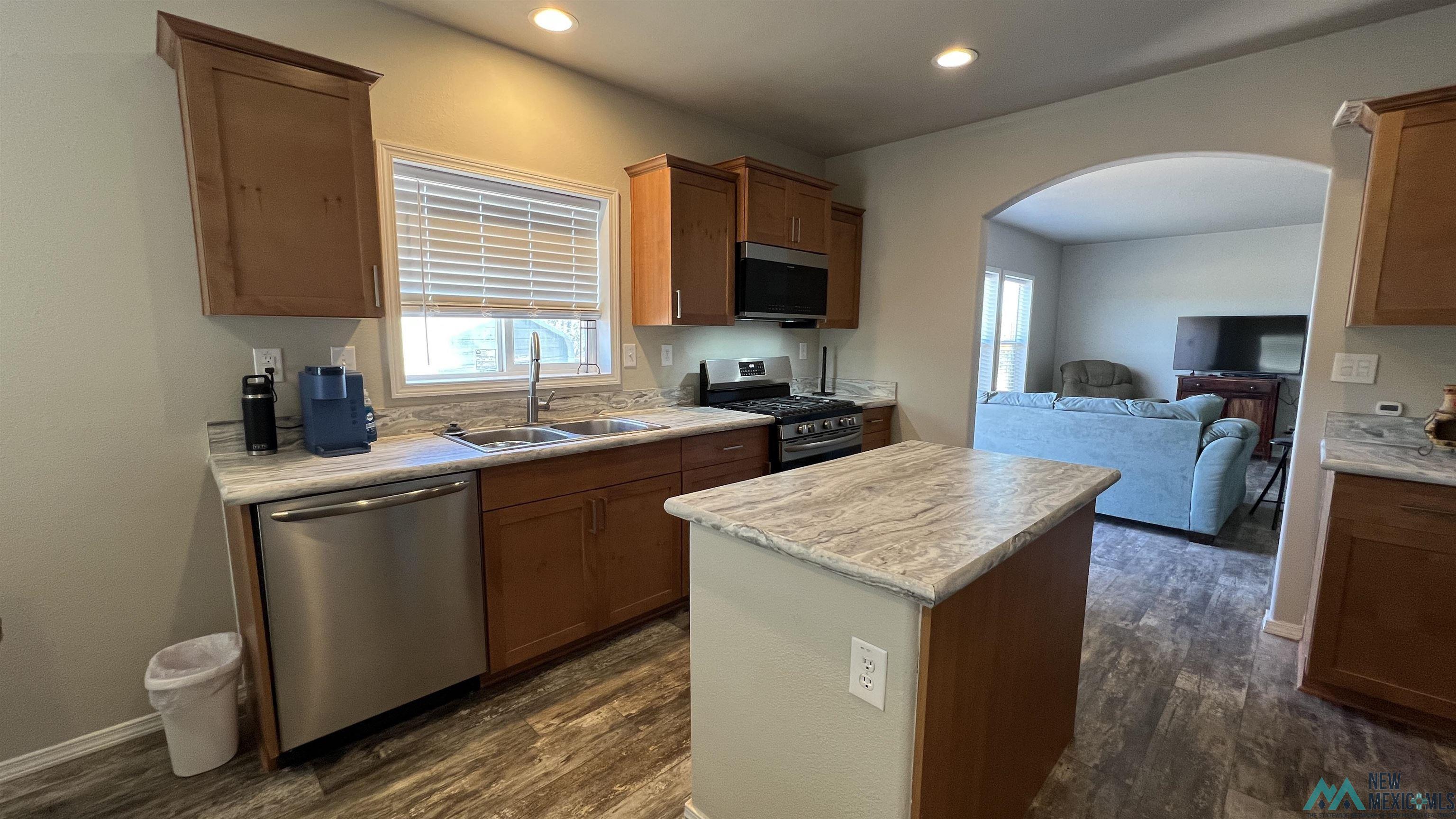 16 Branding Iron Road, Quemado, Texas image 12