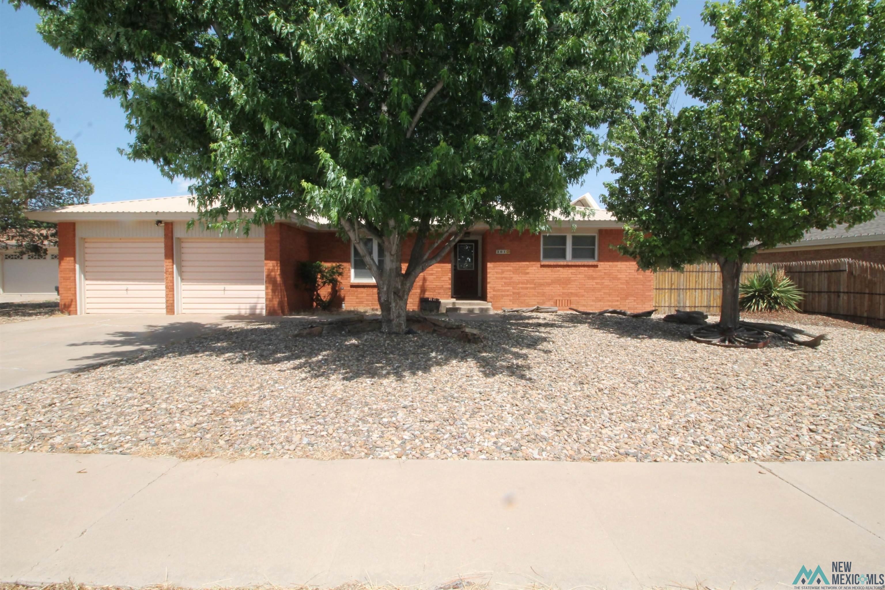 301 Cactus Drive, Clovis, Texas image 1